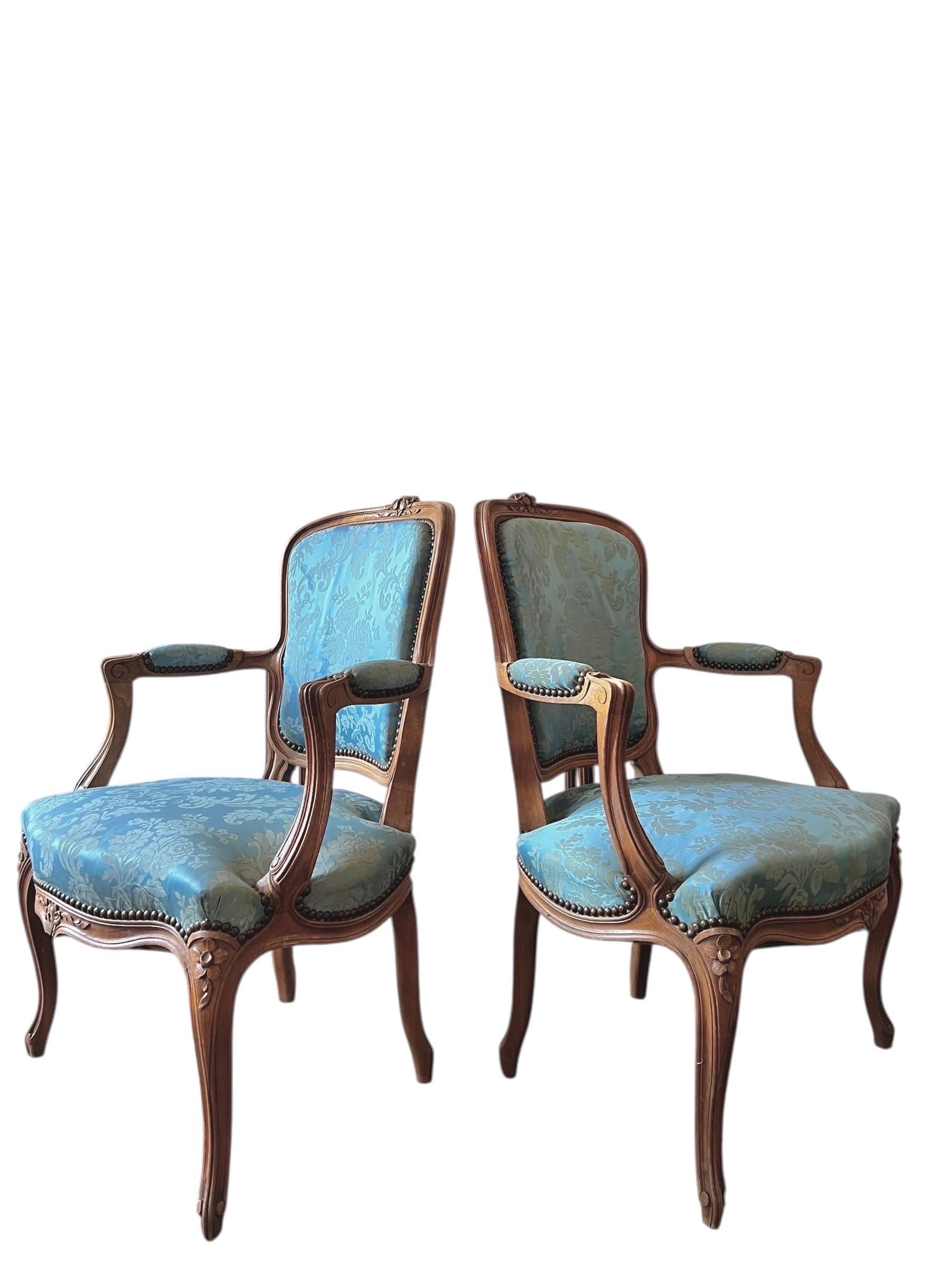 Paar Cabrio-Sessel im Stil Louis XV - geschnitztes Formholz - blau - Frankreich (Holz) im Angebot