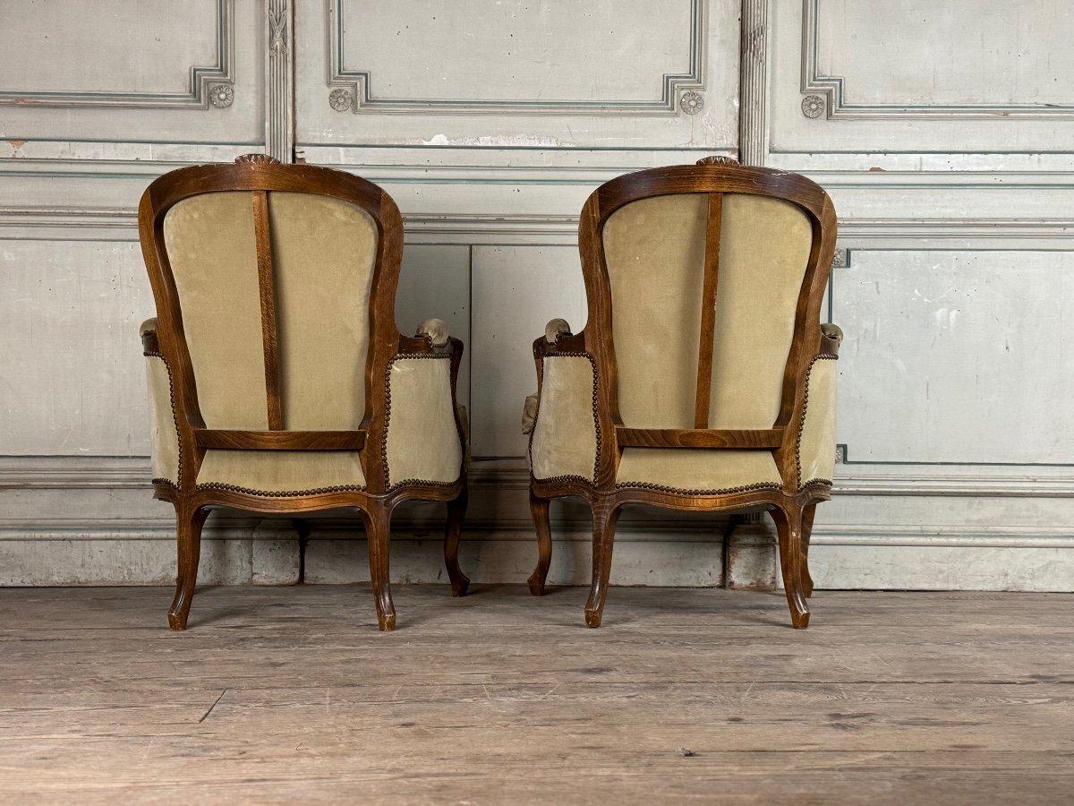 20th Century Pair Of Louis XV Style Carved Wood Bergeres