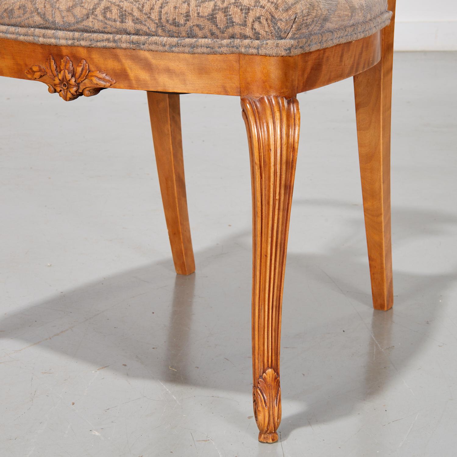 Inizio XX secolo Coppia di sedie in stile Luigi XV con rivestimento in Wood e sedile in Fortuny in vendita