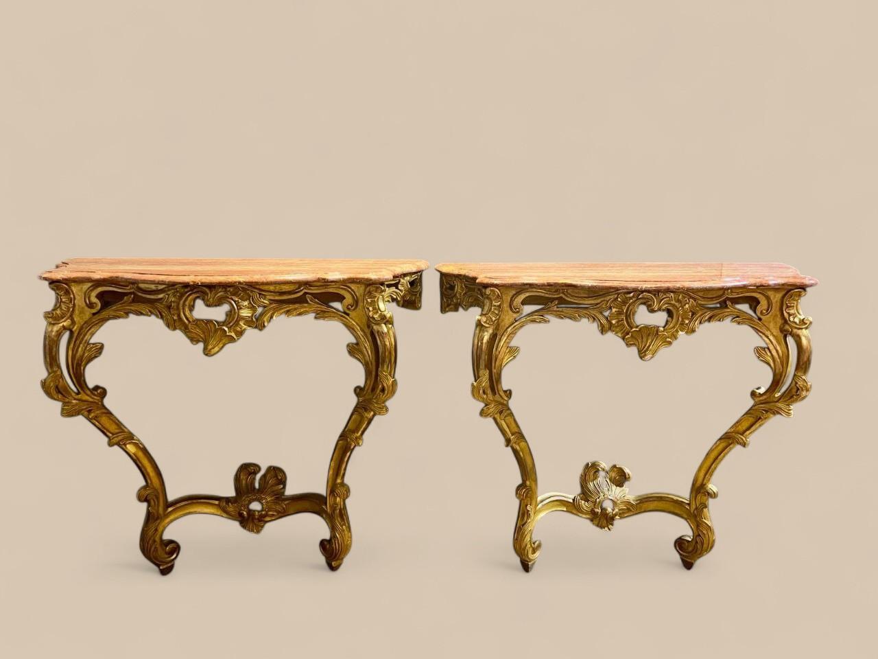 Coppia di console in stile Luigi XV, legno dorato e piani in marmo, XIX secolo in vendita 5