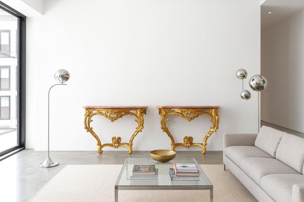 Coppia di console in stile Luigi XV, legno dorato e piani in marmo, XIX secolo in vendita 7