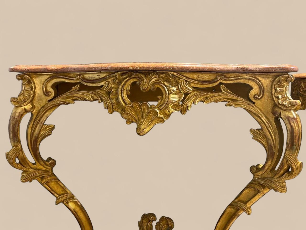 Coppia di console in stile Luigi XV, legno dorato e piani in marmo, XIX secolo in vendita 1