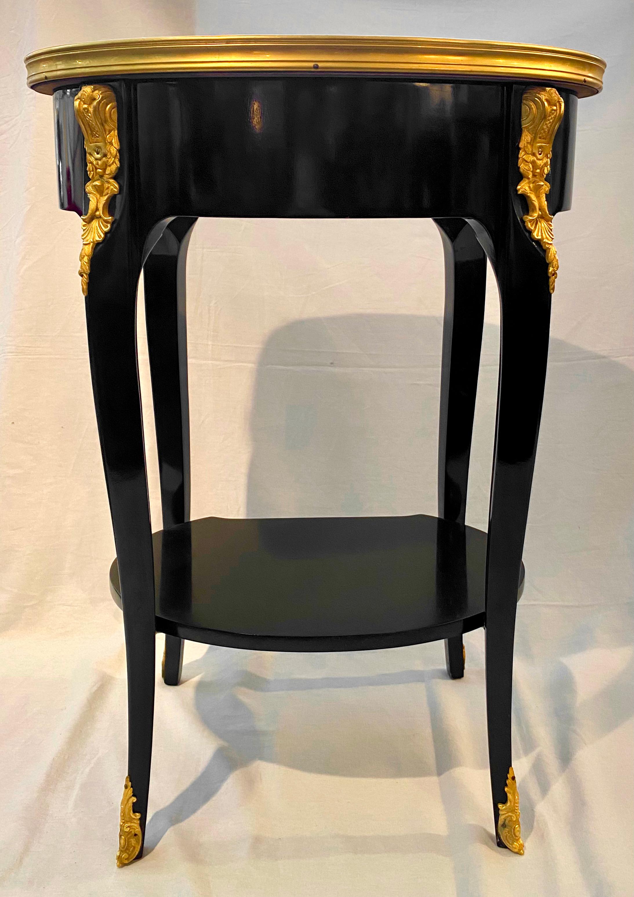 Pair of Louis XV Style Ebonized Side Tables with Marble Tops and Ormulu Mounts In Good Condition For Sale In Montreal, Quebec