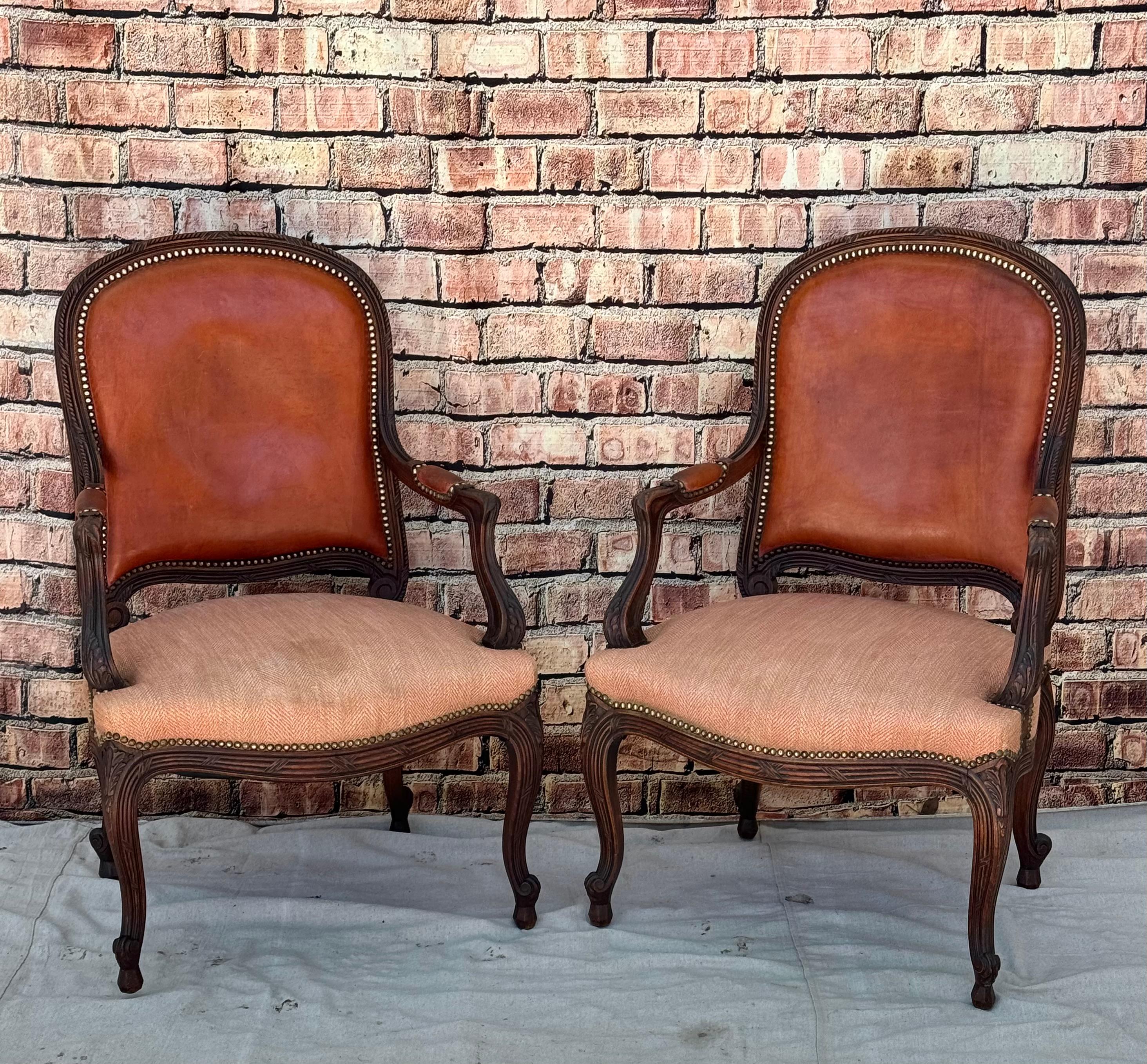 Pair Of Louis XV Style Fauteuil Arm Chairs In Good Condition For Sale In Bradenton, FL