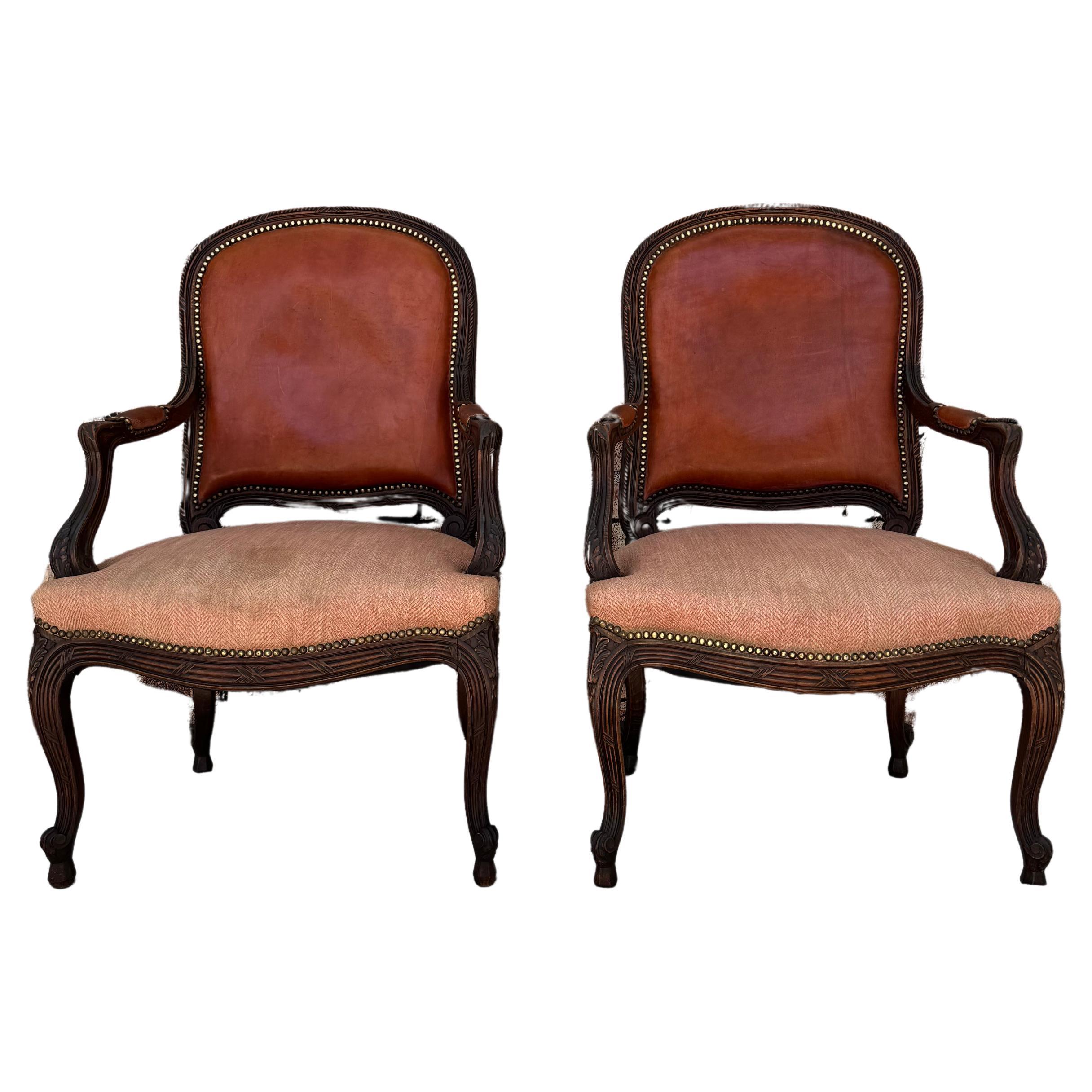 Paire de fauteuils de style Louis XV en vente