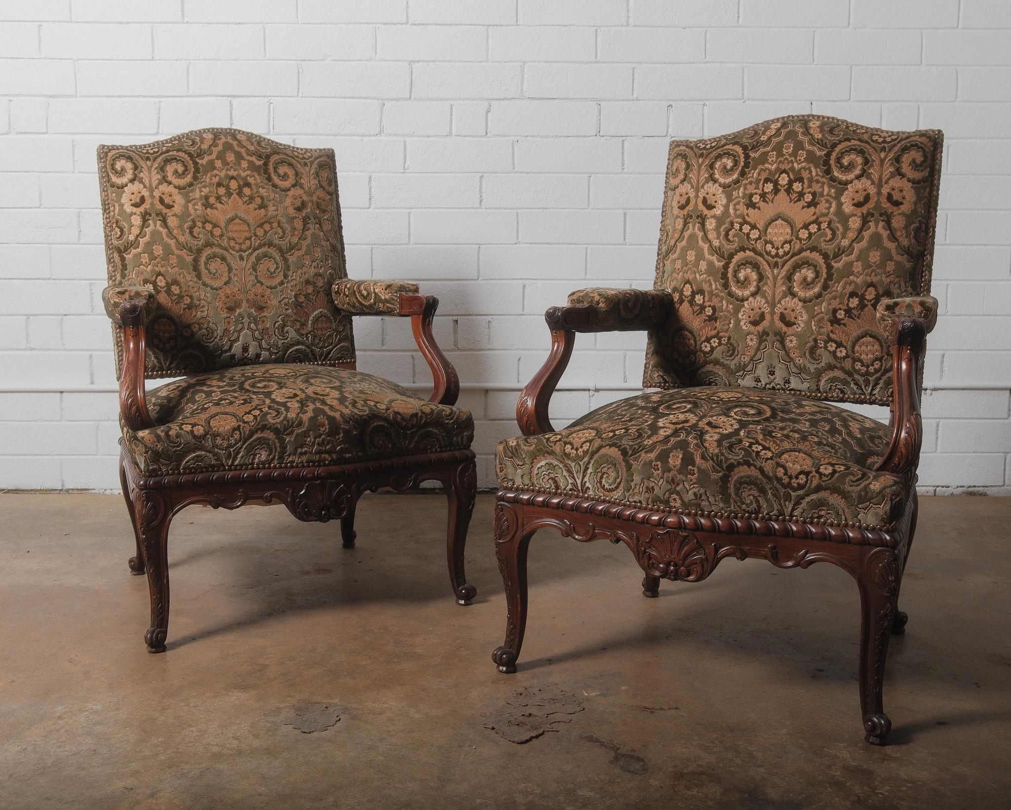 Tessuto Coppia di poltrone Fauteuil in stile Luigi XV - Fine Ottocento - Inizio Novecento in vendita
