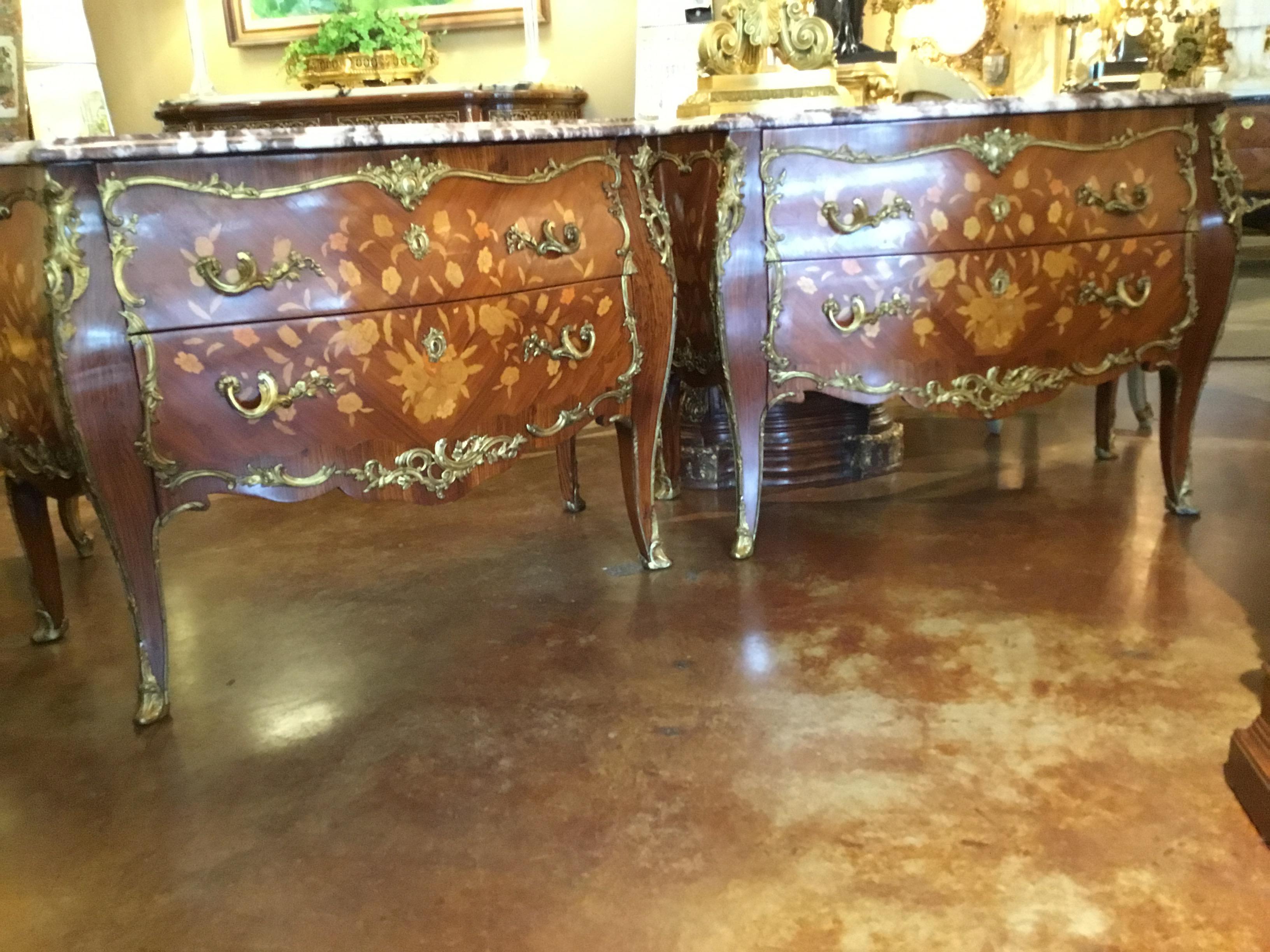 Pair of Louis XV Style French Cabinets/Commodes of Bombe Form, Marble Top In Good Condition For Sale In Houston, TX