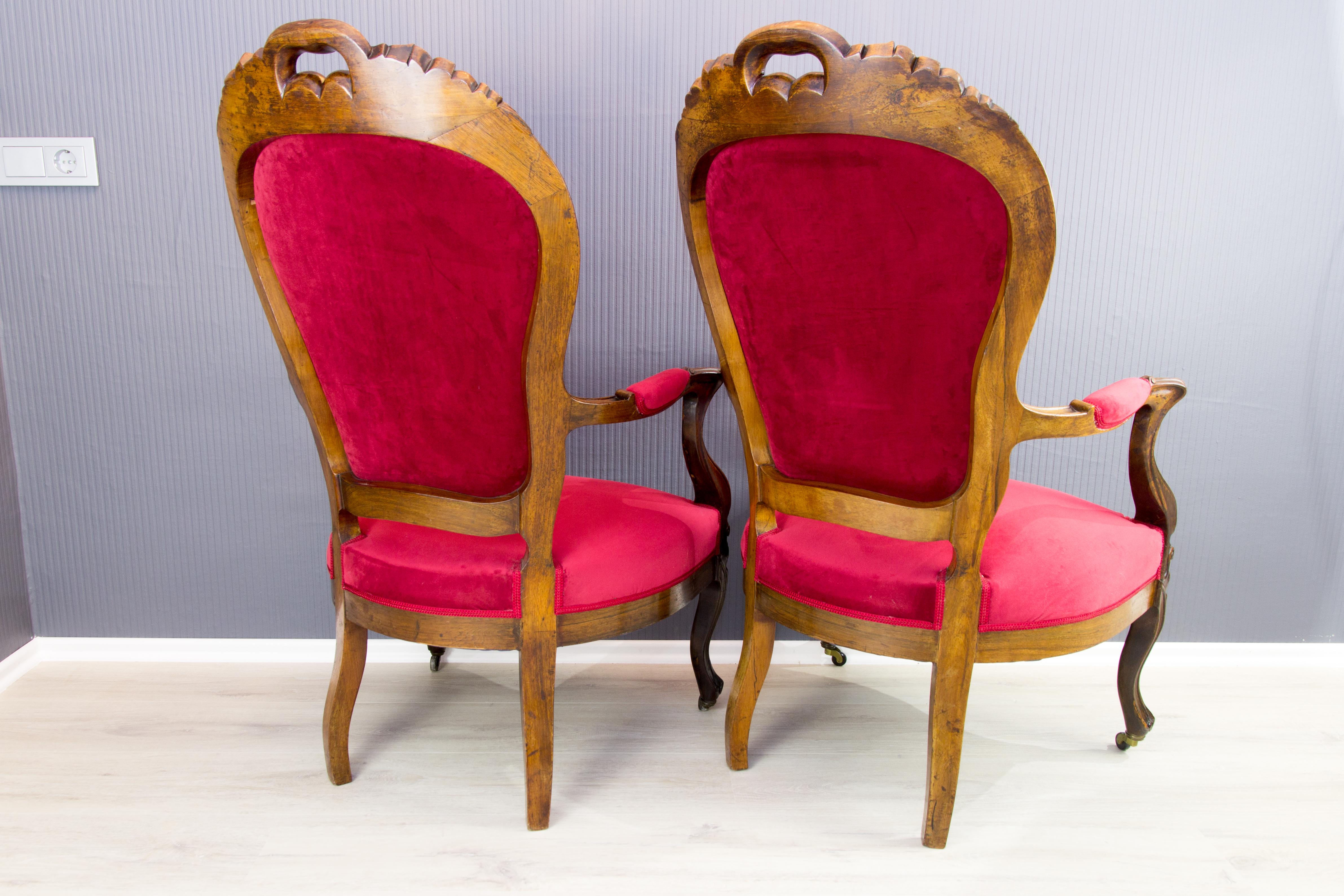 Pair of Louis XV Style French Fauteuil Walnut Armchairs 1