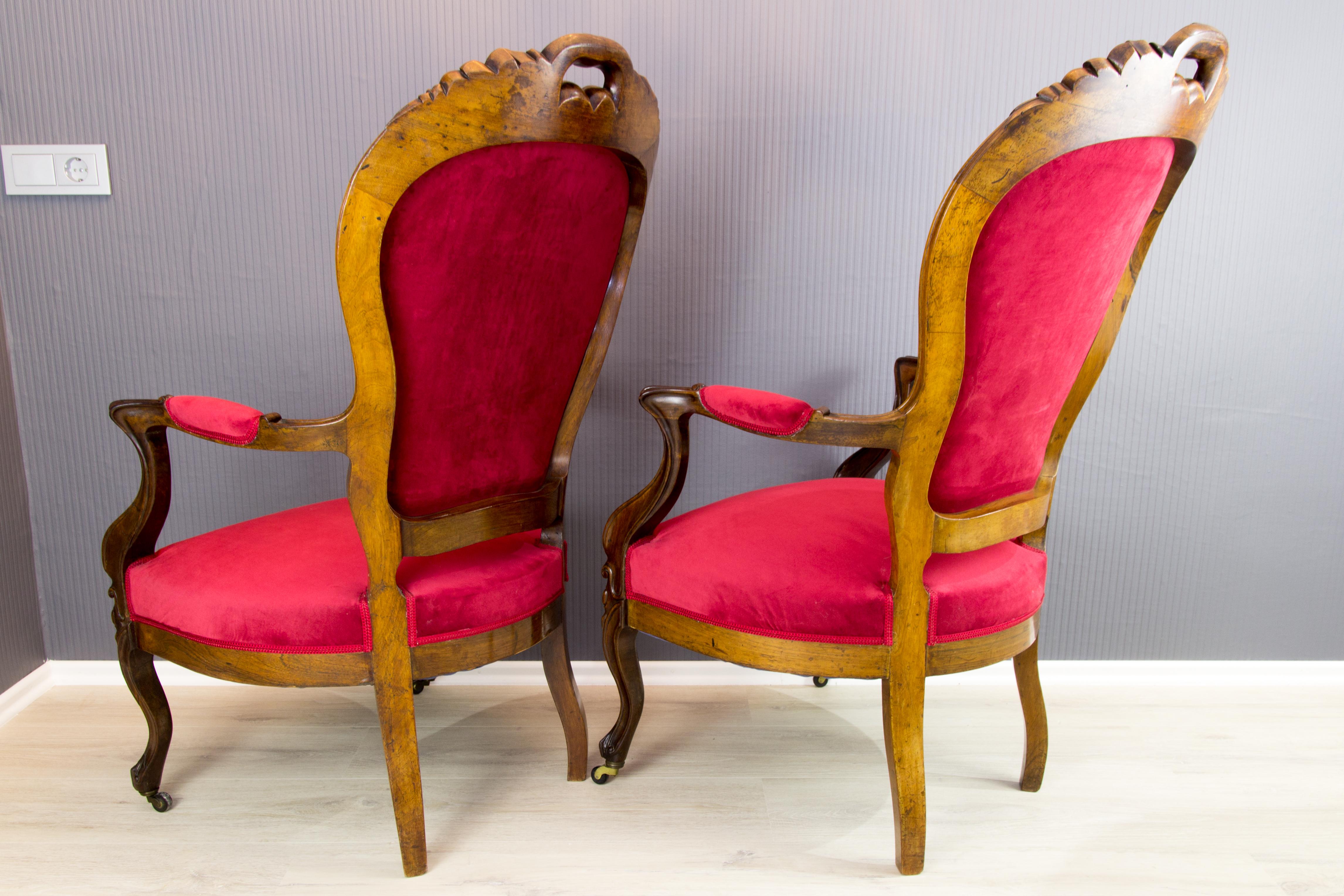 Pair of Louis XV Style French Fauteuil Walnut Armchairs 3