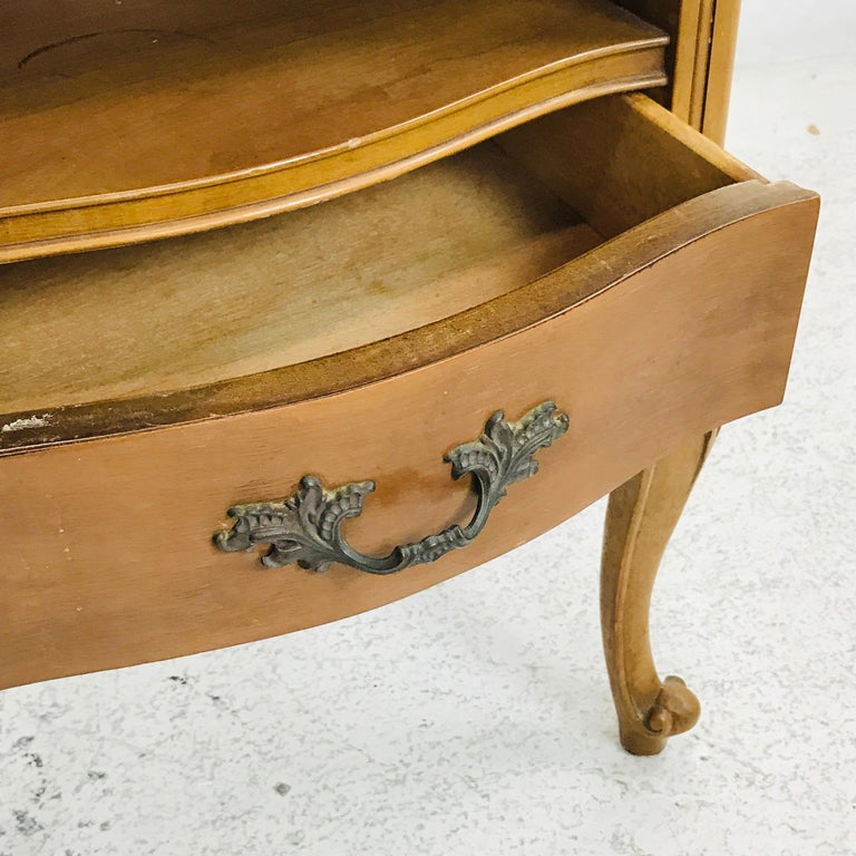 Pair of Louis XV Style French Provincial Nightstands For Sale at