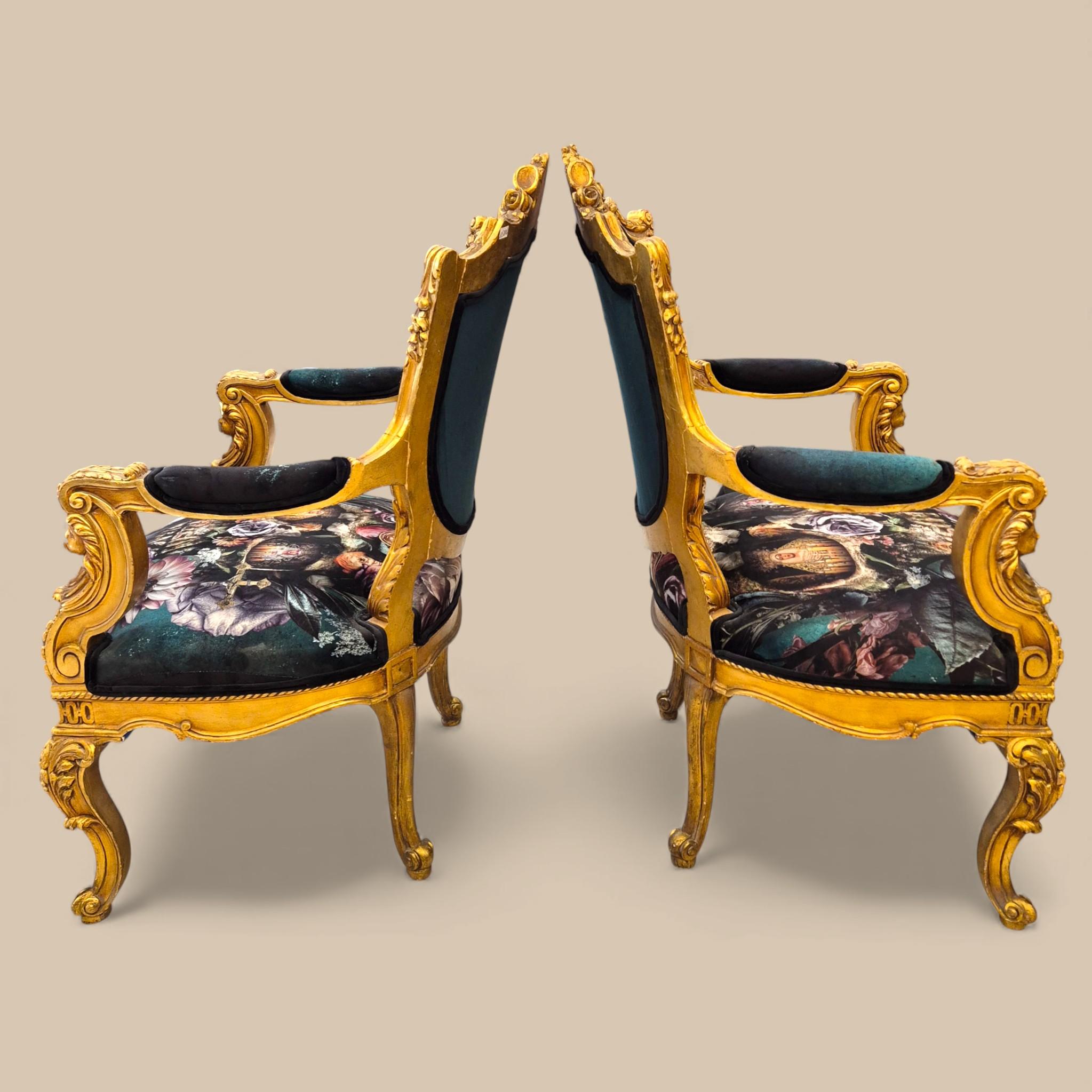 Paire de fauteuils de style Louis XV en vermeil avec tapisserie à iconographie gothique baroque en vente 7