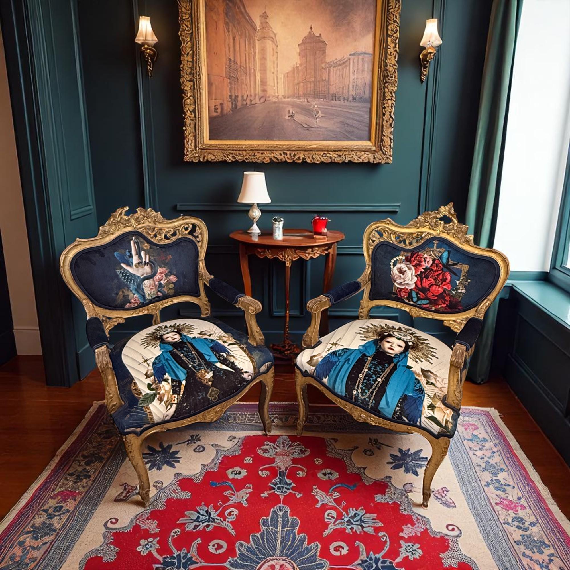 Cette paire originale et unique de fauteuils sculptés et dorés de style baroque du XIXe siècle a été réimaginée par le designer australien Wesley Smith pour les collectionneurs contemporains et les amateurs d'art. Ces chaises uniques en leur genre