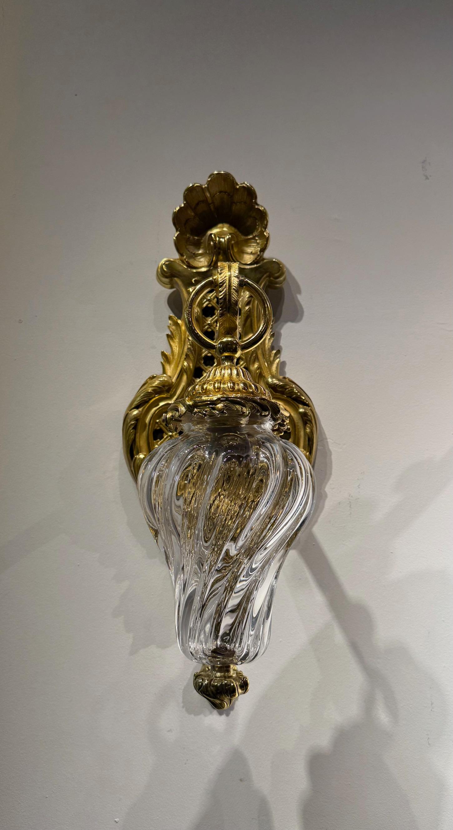 Pair Of Louis XV Style Gilt Bronze Sconces In Good Condition For Sale In Wijnegem, BE