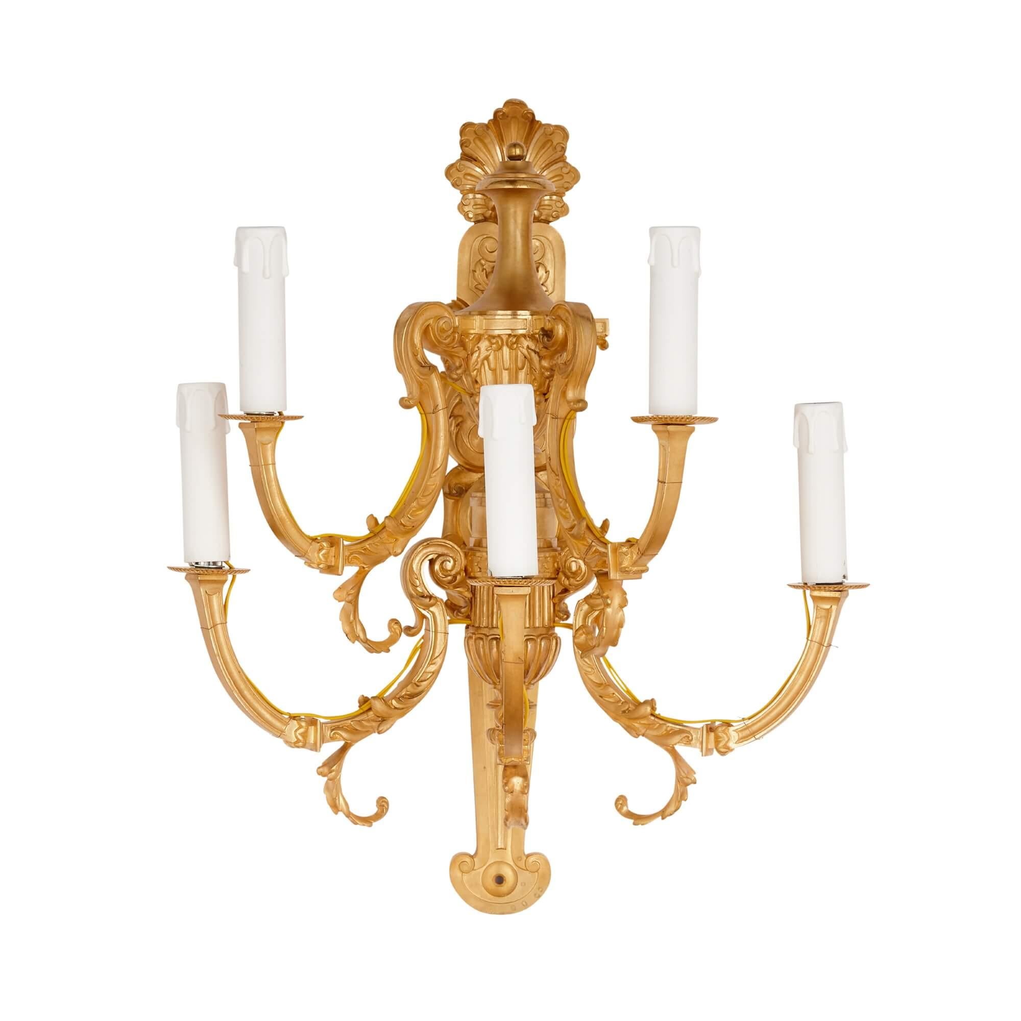 Francese Coppia di applique in bronzo dorato in stile Luigi XV di Barbedienne in vendita