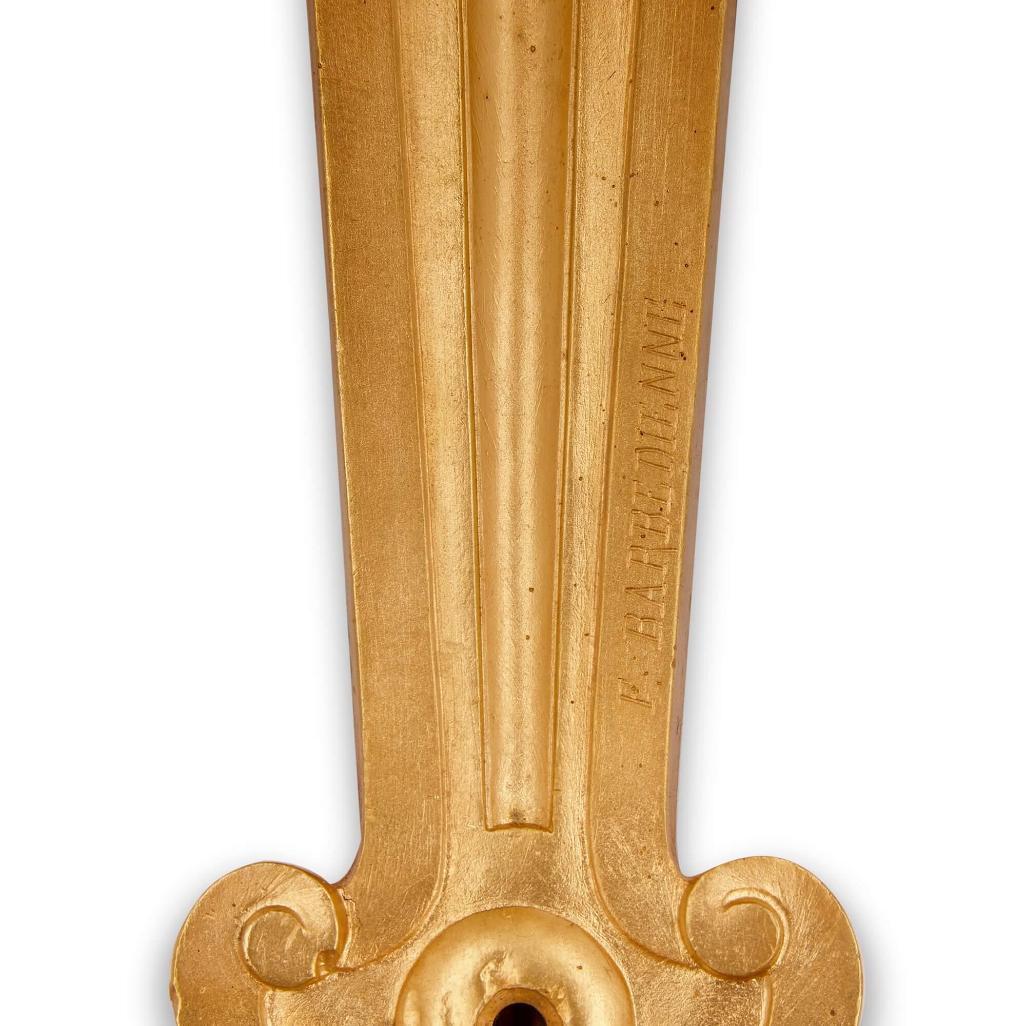 Coppia di applique in bronzo dorato in stile Luigi XV di Barbedienne in vendita 3