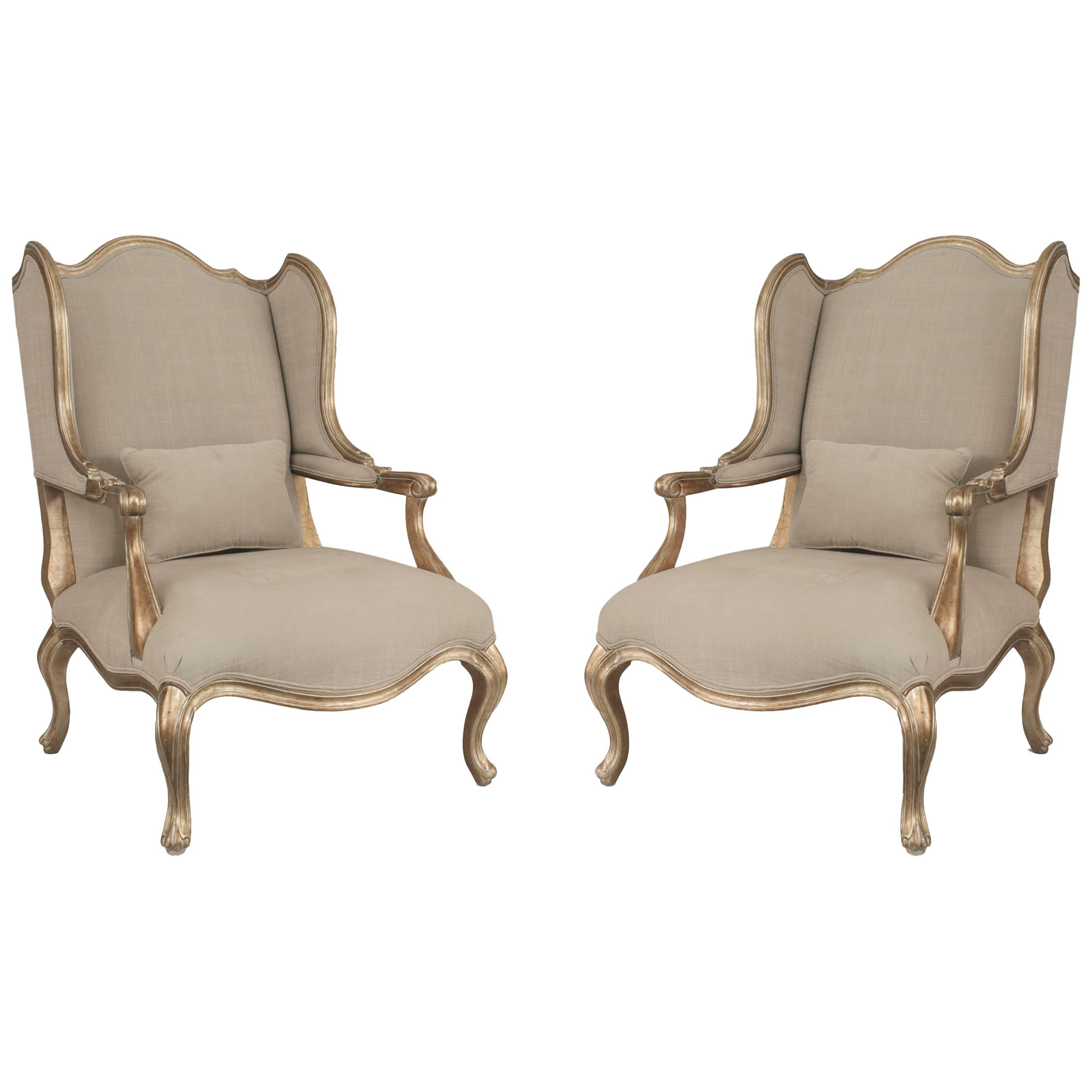 Pareja de Sillas Bergére de Alas Doradas Estilo Luis XV en venta