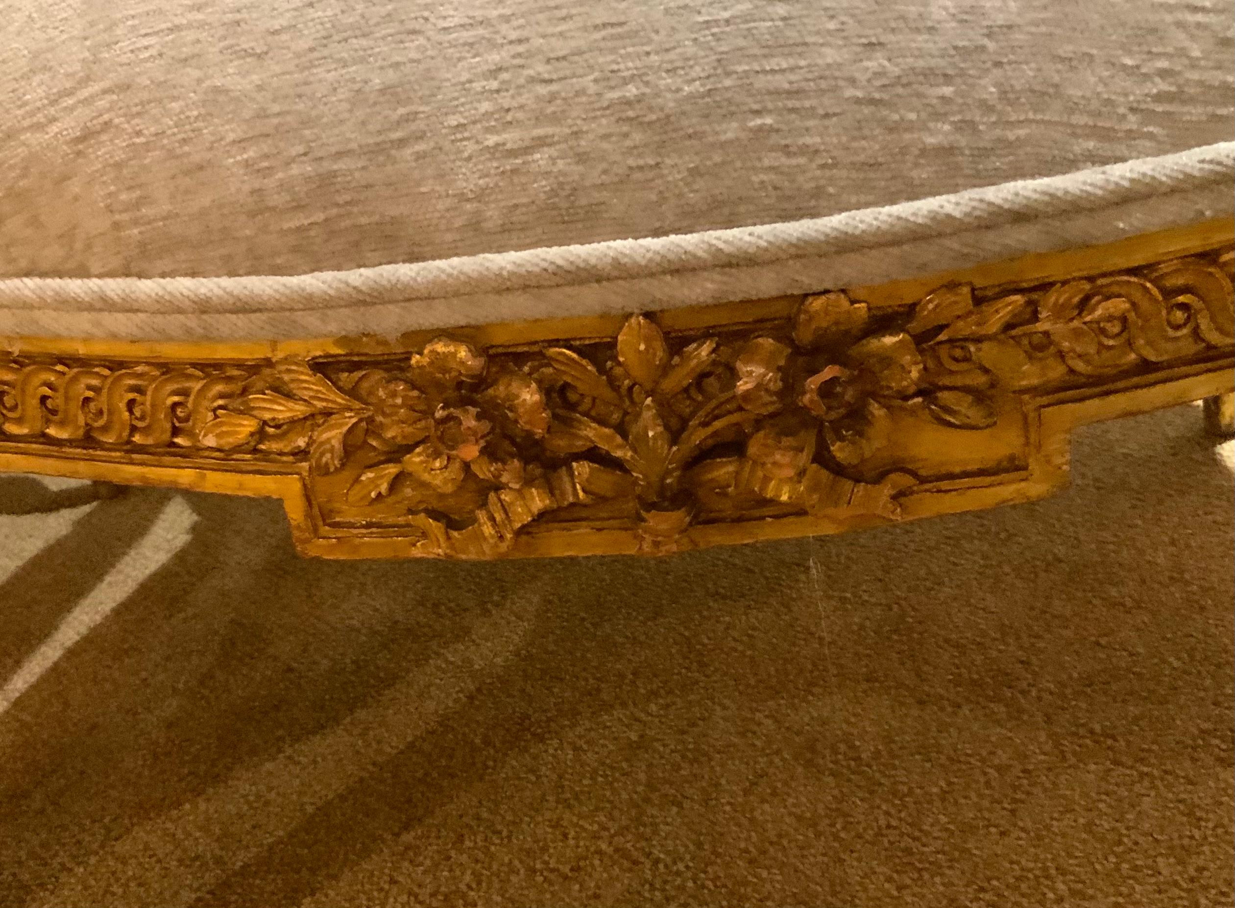 Paire de Fauteuils/fauteuils en bois doré de style Louis XV Excellent état - En vente à Houston, TX