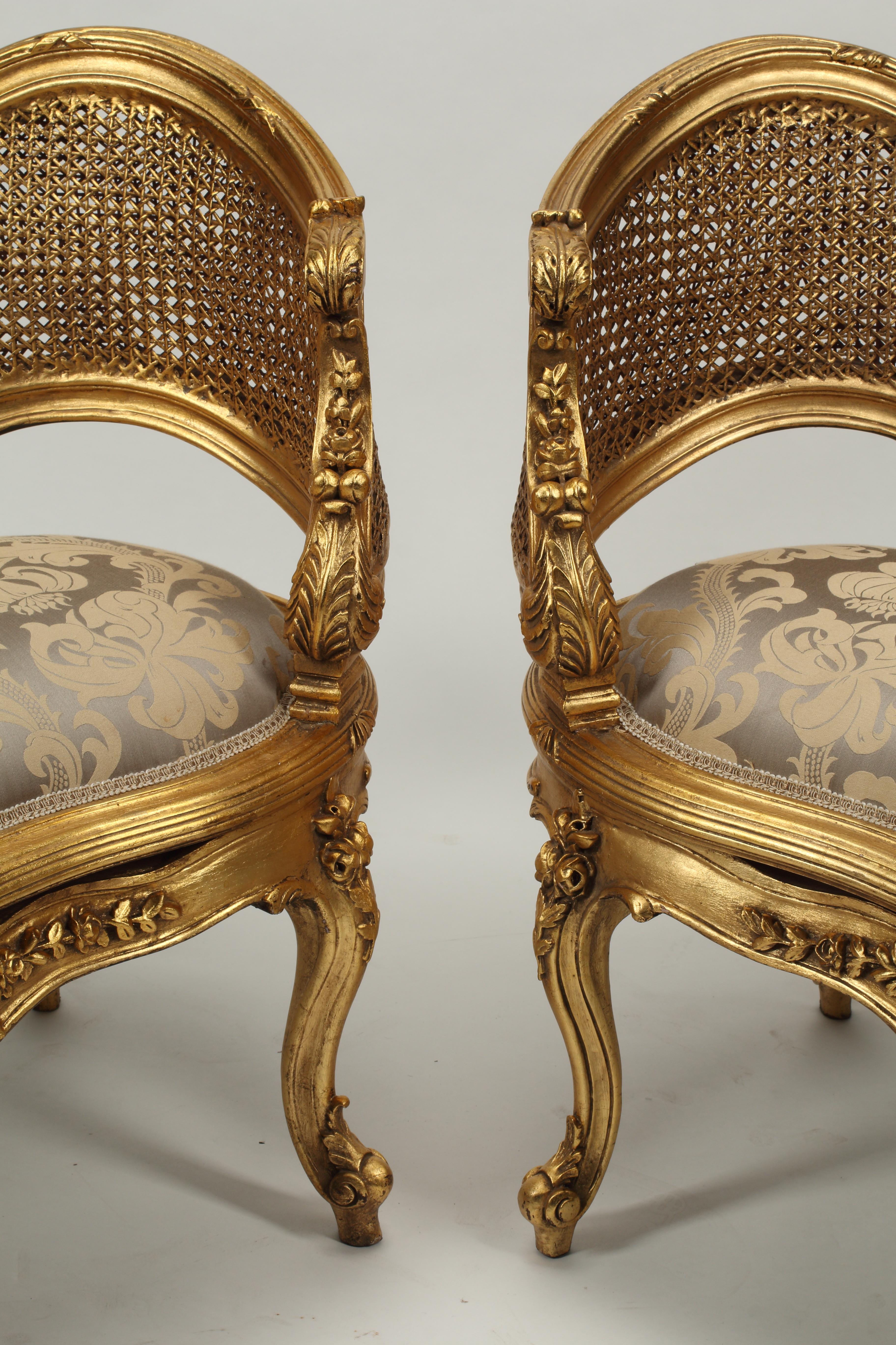 Paar vergoldete Sofas im Stil Louis XV  (Geflecht) im Angebot