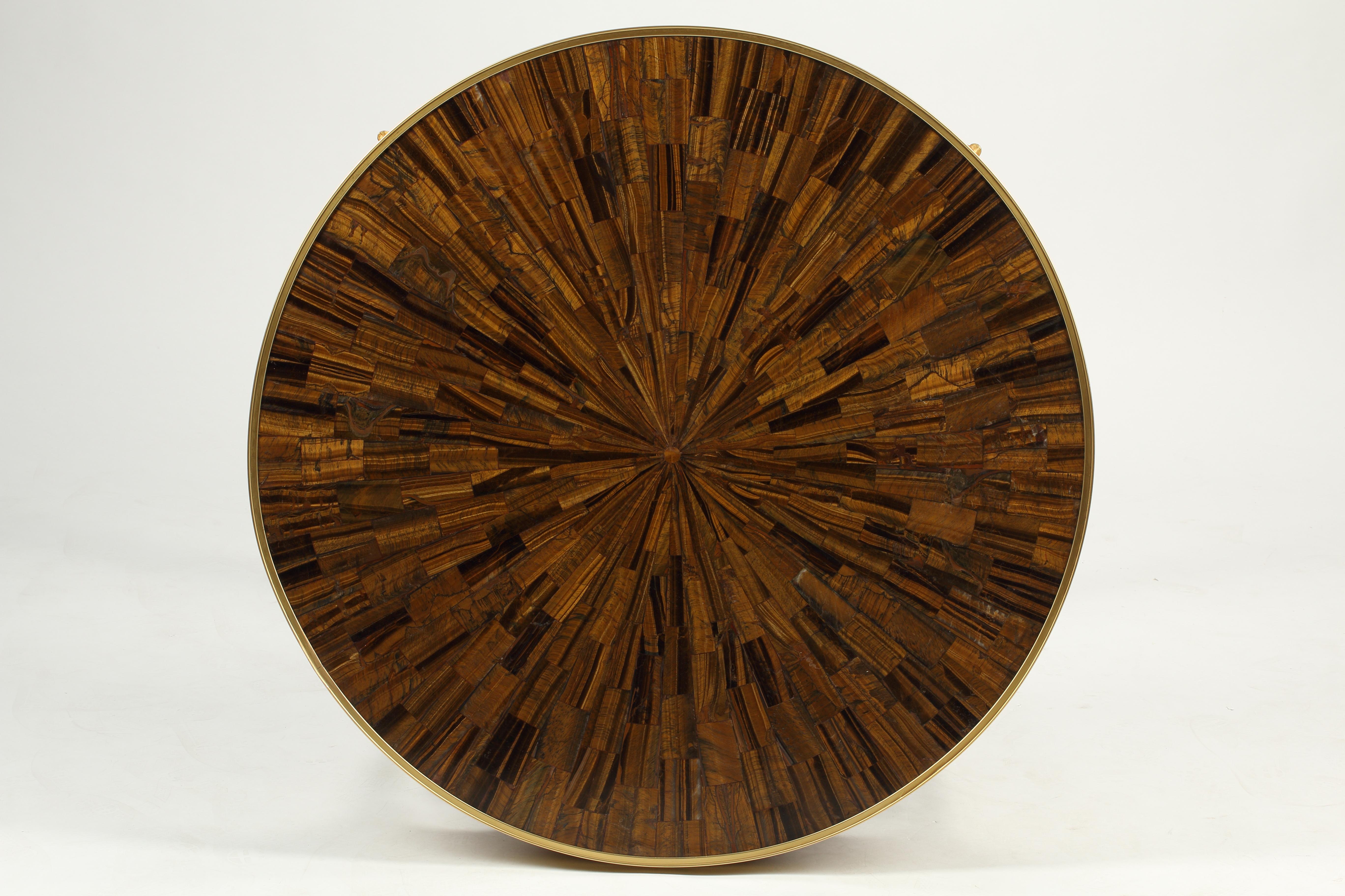 Pair of Louis XV Style Gueridons with Tiger's Eye Table Tops en vente 3
