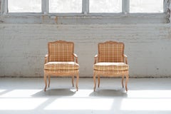 Paar Loungesessel im Louis-XV-Stil von Henredon