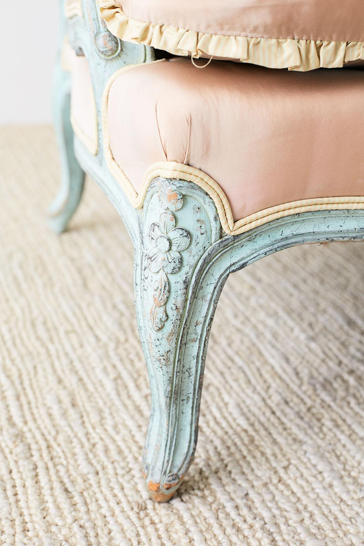 Paar geflügelte Bergère-Sessel im Louis XV-Stil mit Marquise 2