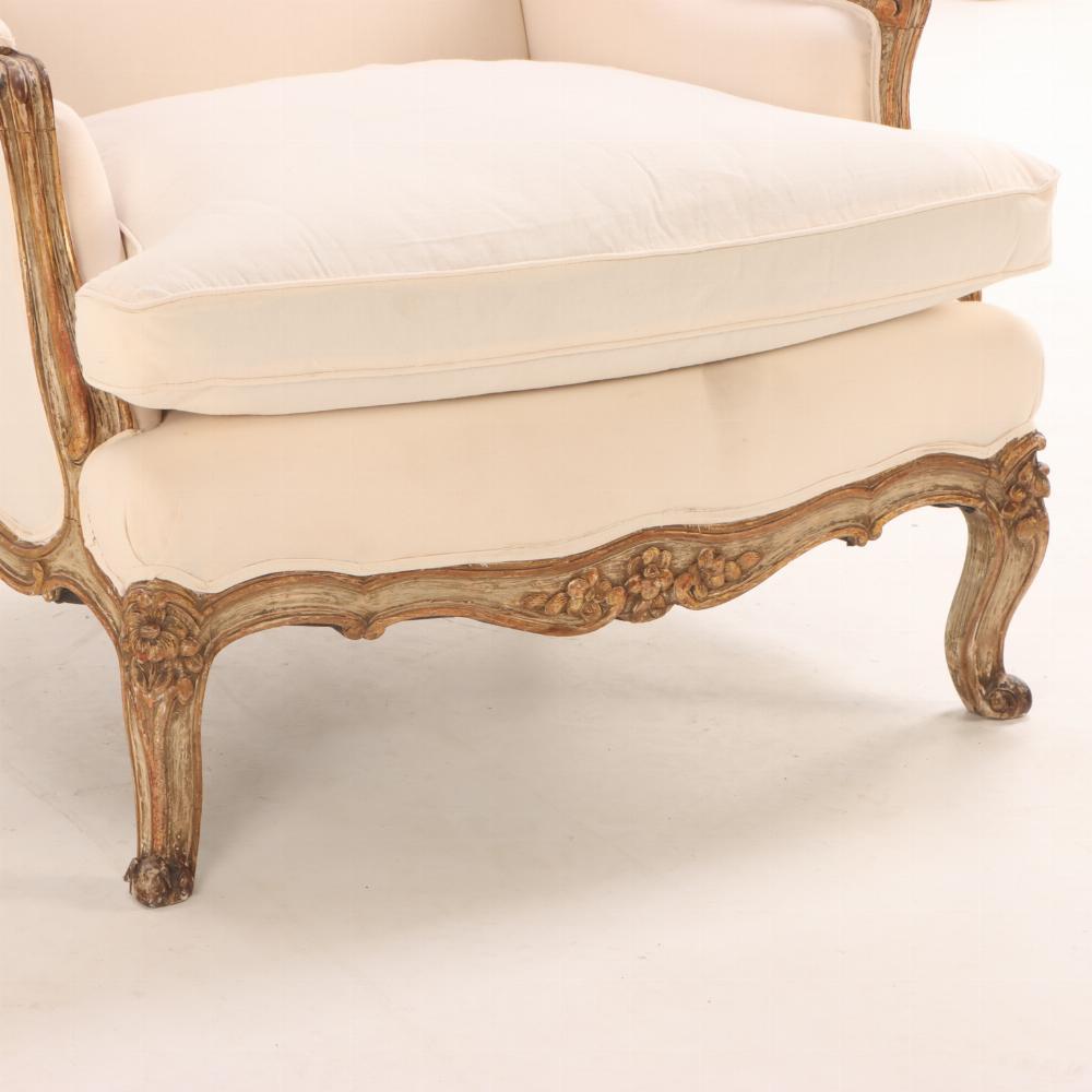 Pareja de sobremesas estilo Luis XV  Sillas Bergere, C 1920. en Bueno estado para la venta en Philadelphia, PA