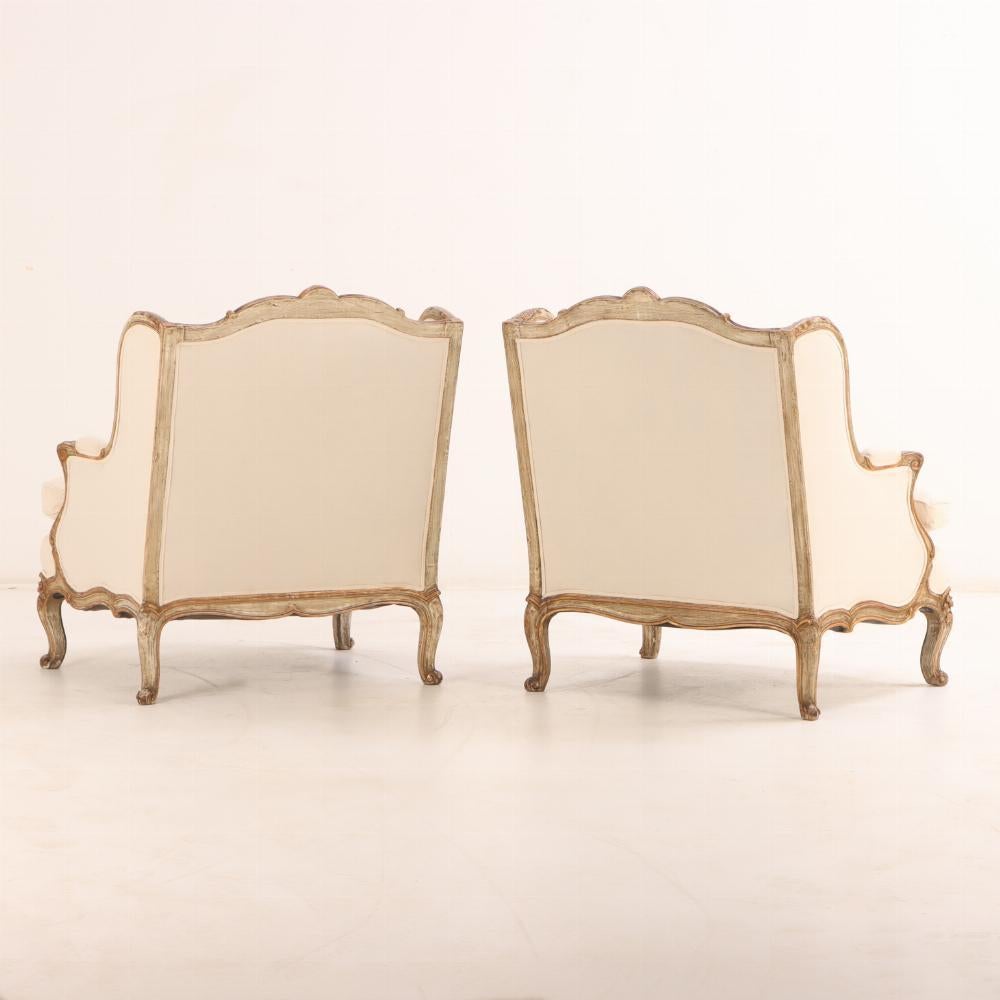 Pareja de sobremesas estilo Luis XV  Sillas Bergere, C 1920. siglo XX en venta