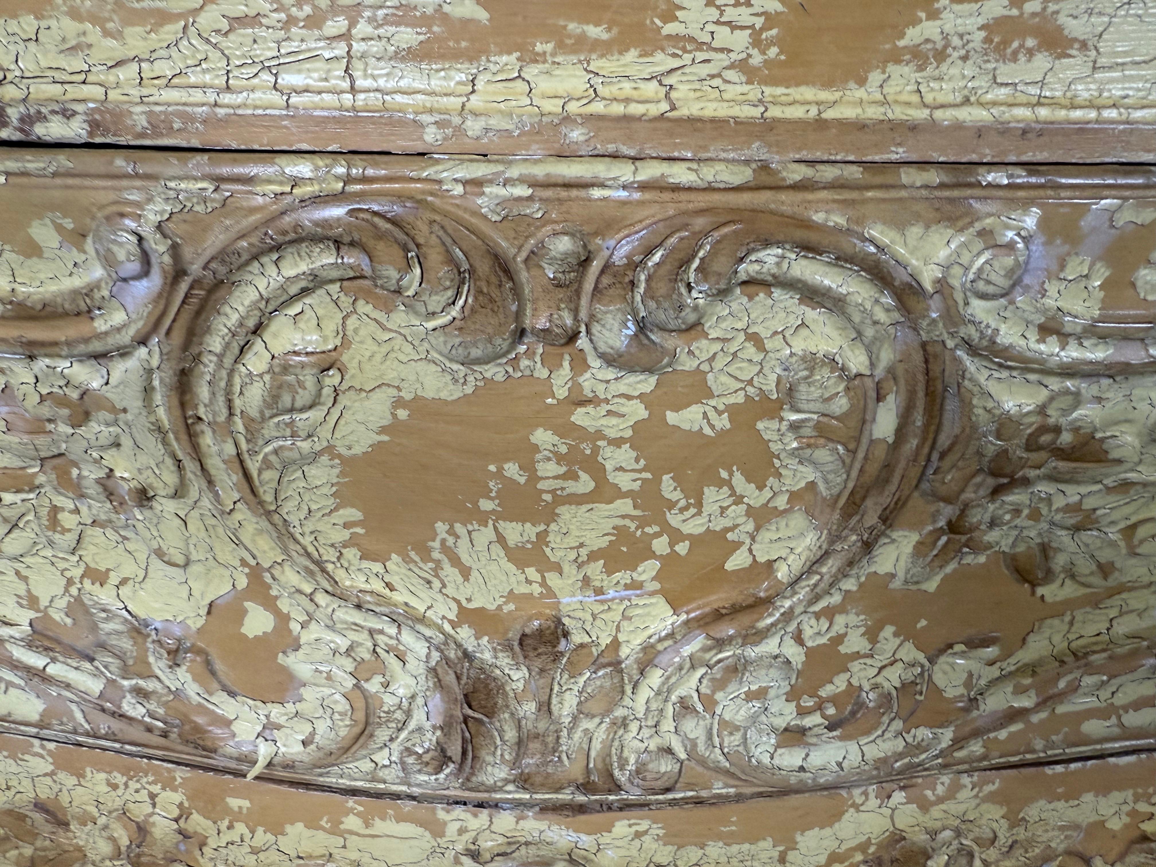 Pair of Louis XV–Style Painted Bombe Commodes with Carved Rococo Ornament For Sale 5