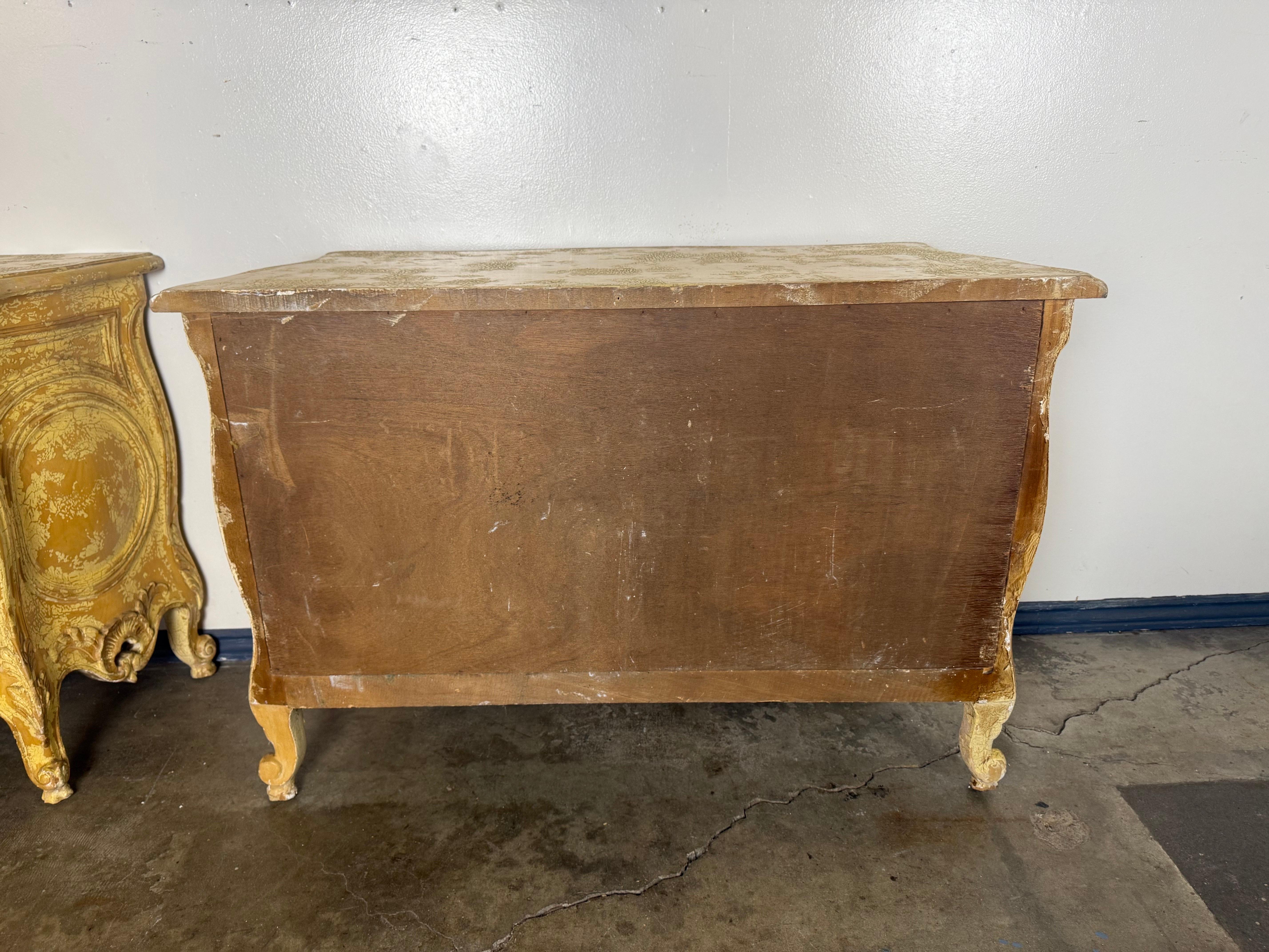 Pair of Louis XV–Style Painted Bombe Commodes with Carved Rococo Ornament For Sale 8