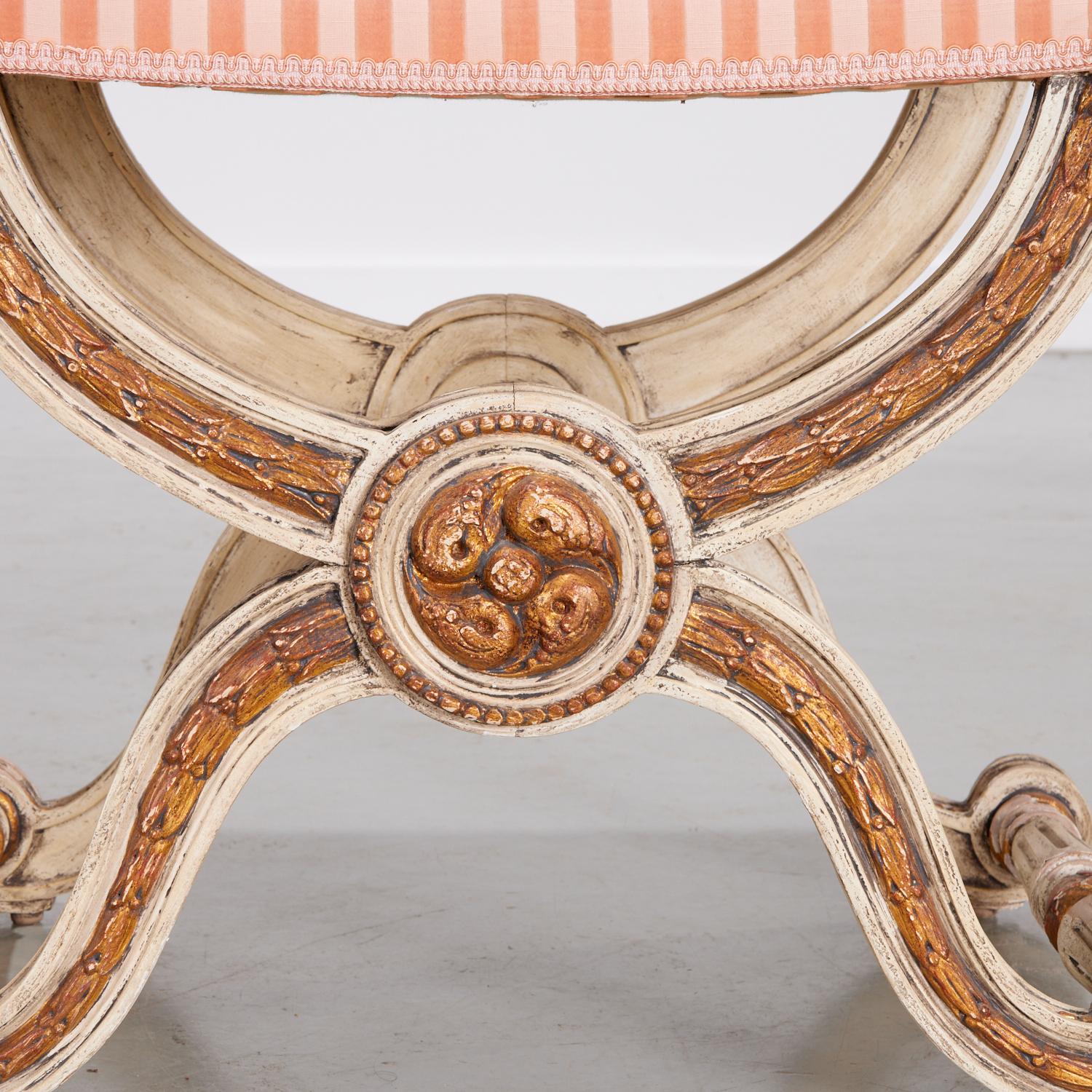 Early 20th Century Pair of Louis XV Style Parcel Gilt Ployant Stools - Plácido Domingo Collection For Sale