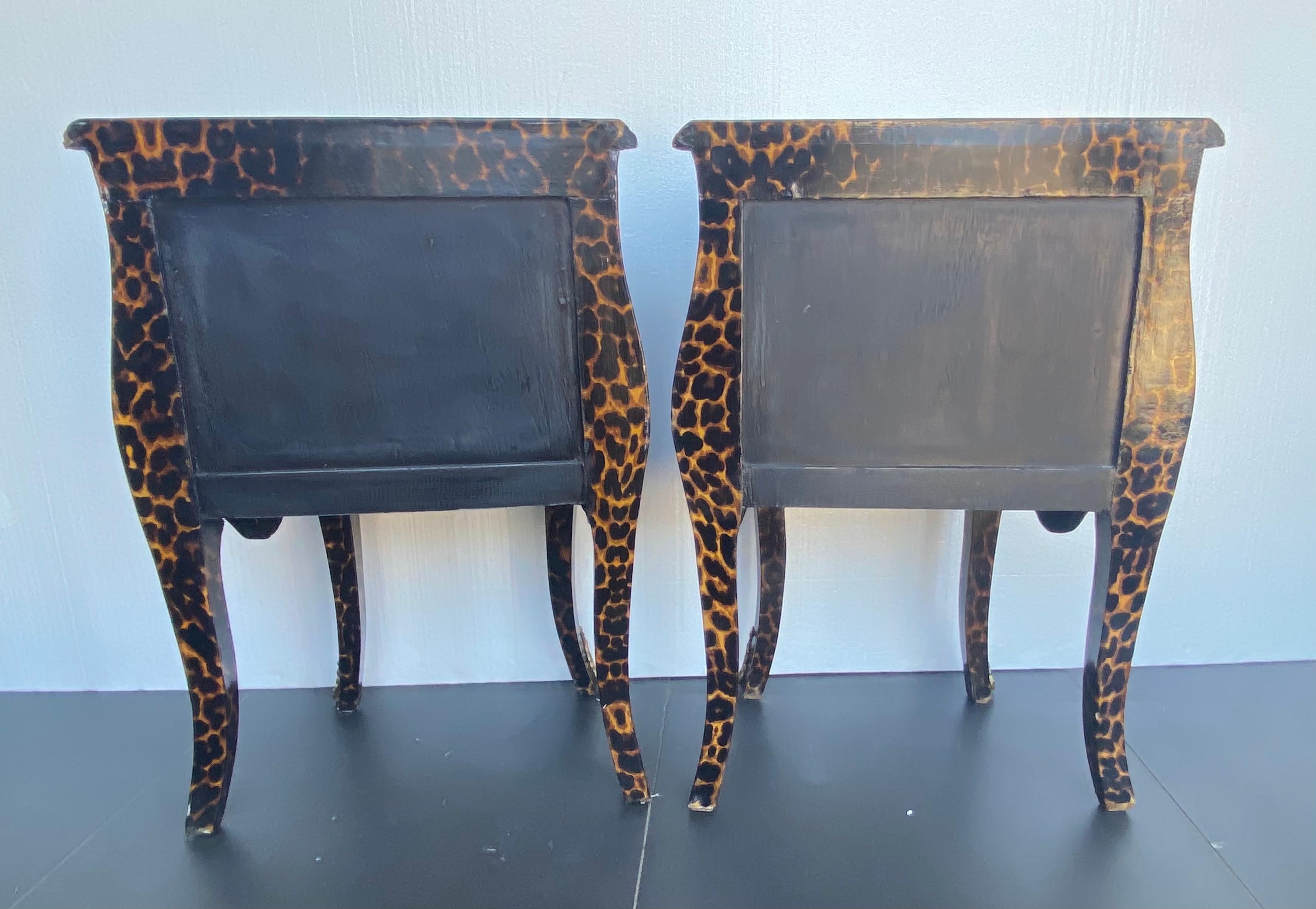 Pair of Louis XV Style Petite Nightstands For Sale 1