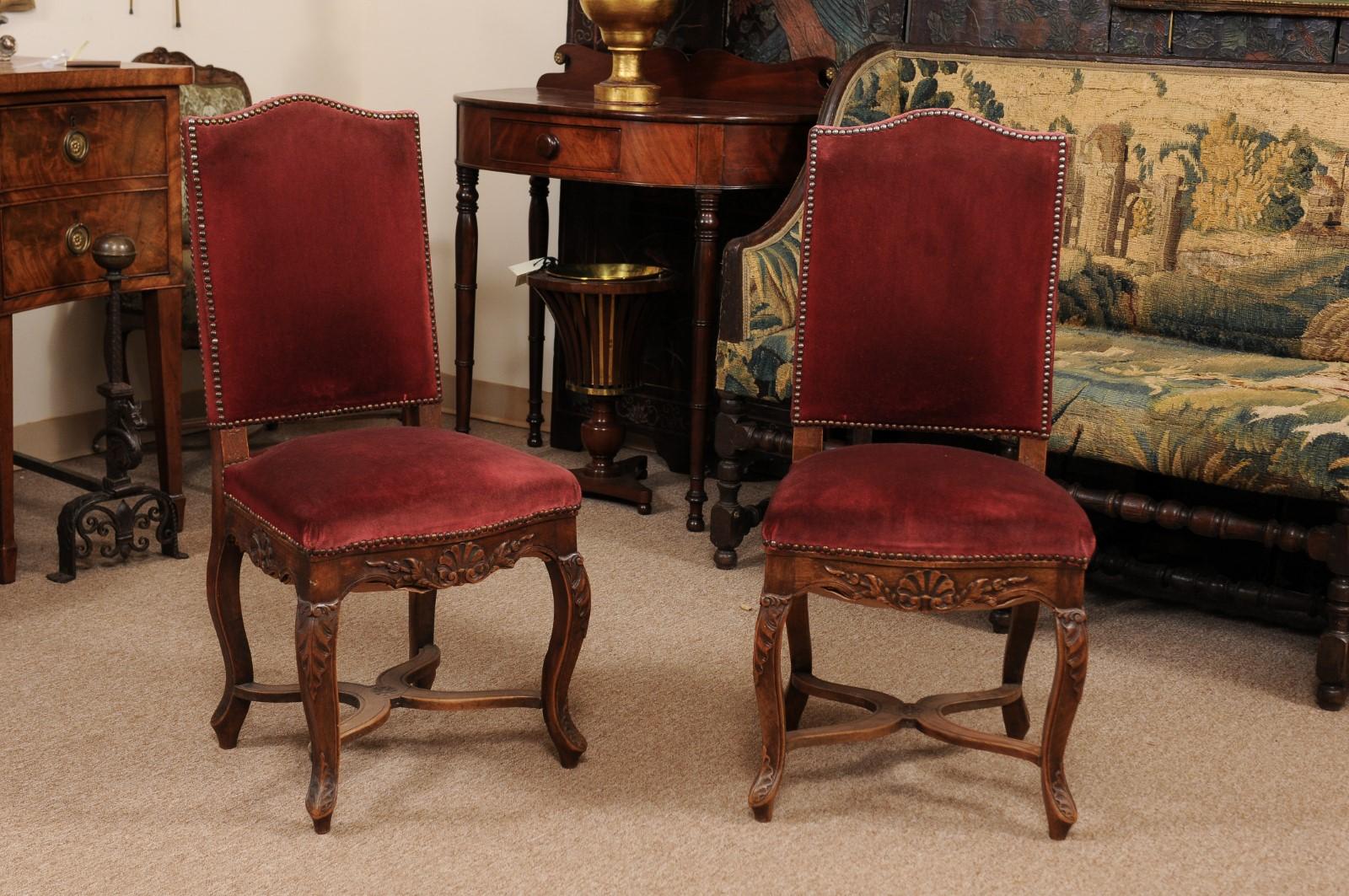 Paar Beistellstühle im Louis XV-Stil mit gepolsterten Rückenlehnen, Frankreich ca. 1890.