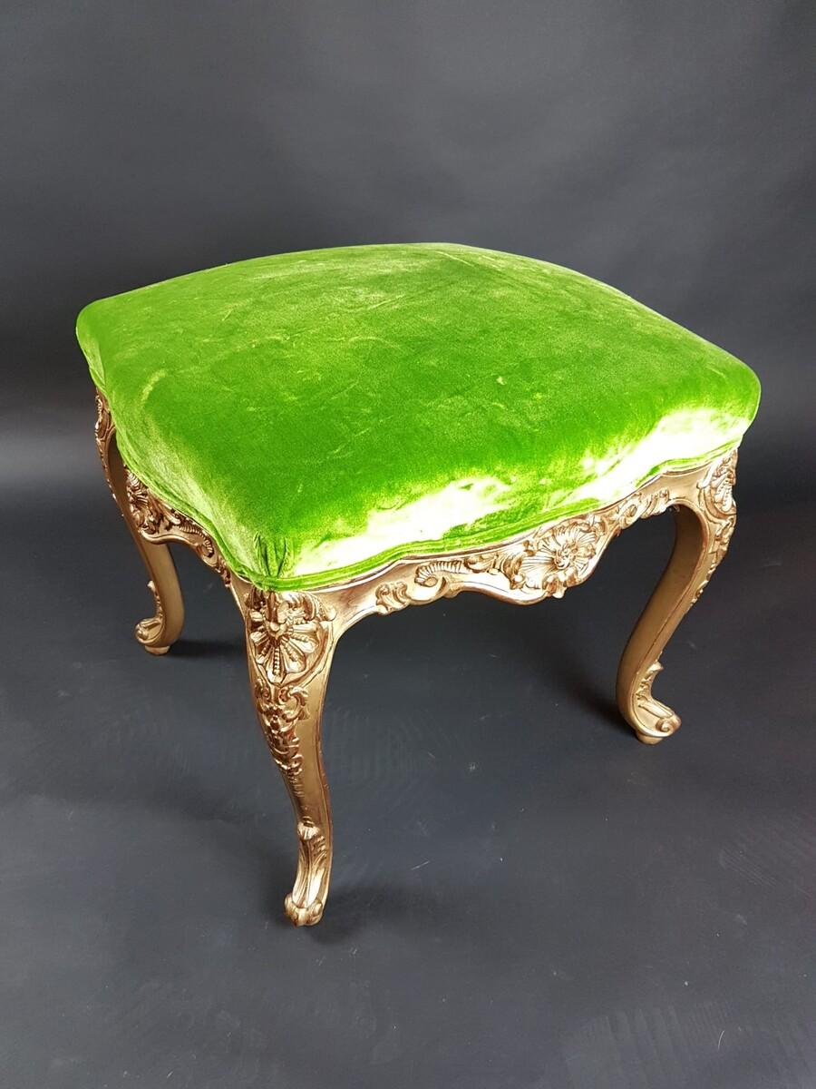 Pair of Louis XV style stools in gilded wood, early 20th For Sale 1