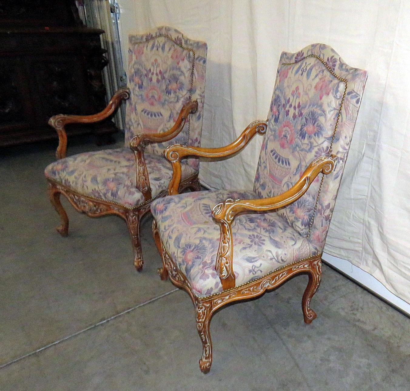 Pair of Louis XV Style Tapestry Armchairs In Good Condition For Sale In Swedesboro, NJ