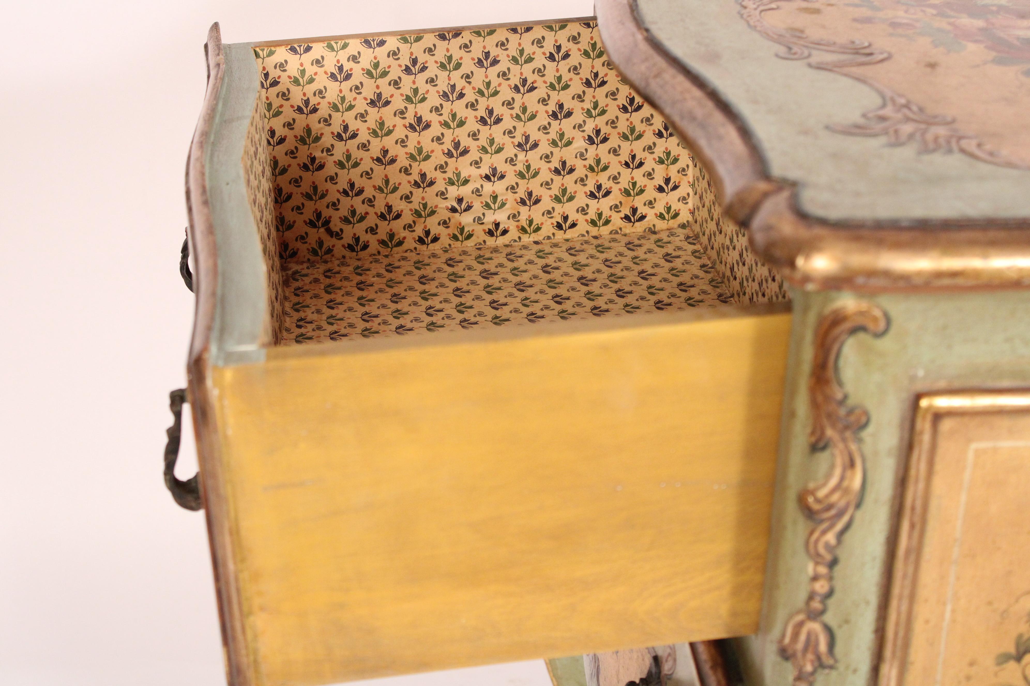 Pair of Louis XV Style Venetian Commodinis 7