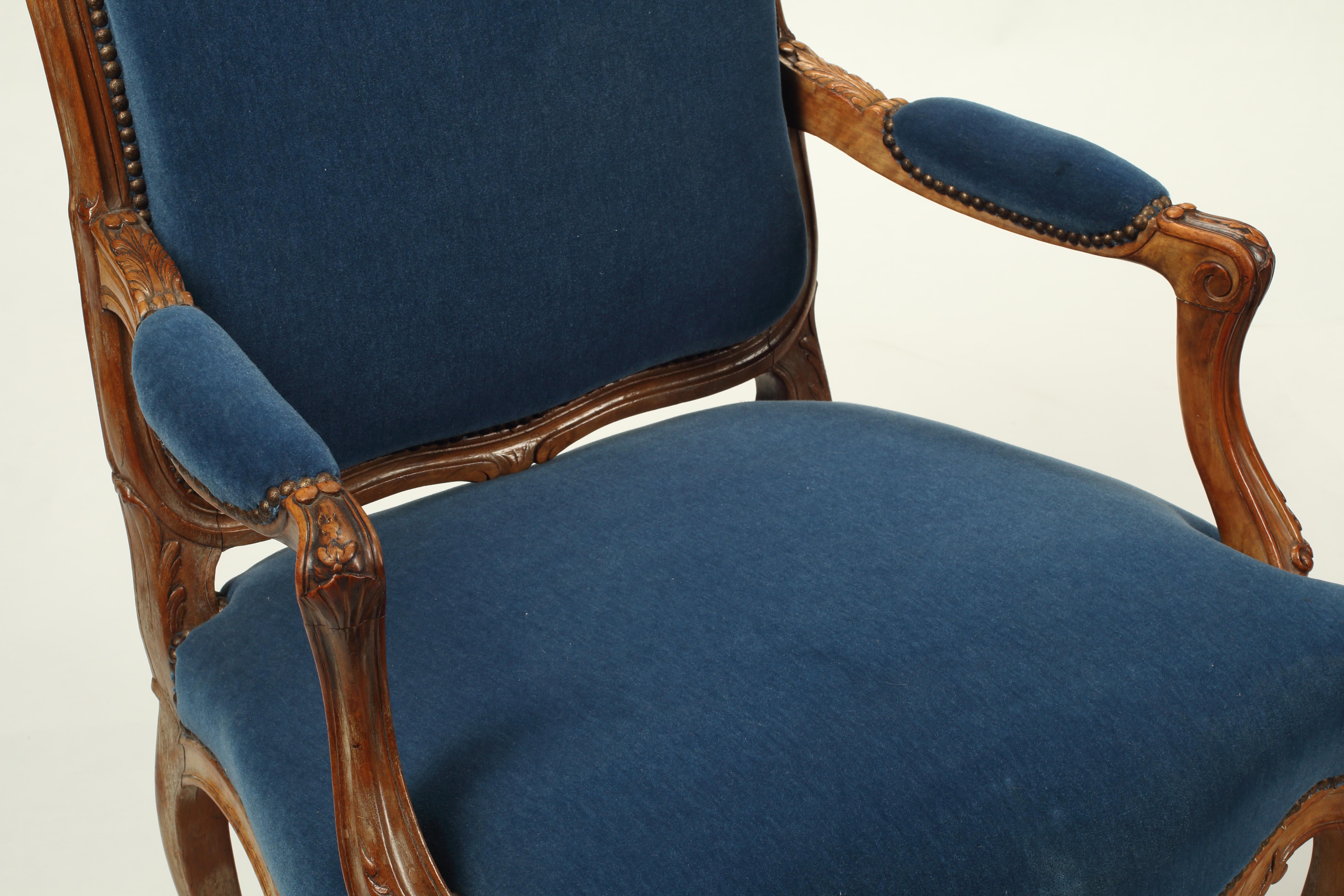 Paire de fauteuils de style Louis XV, 19ème siècle français Bon état - En vente à El Monte, CA