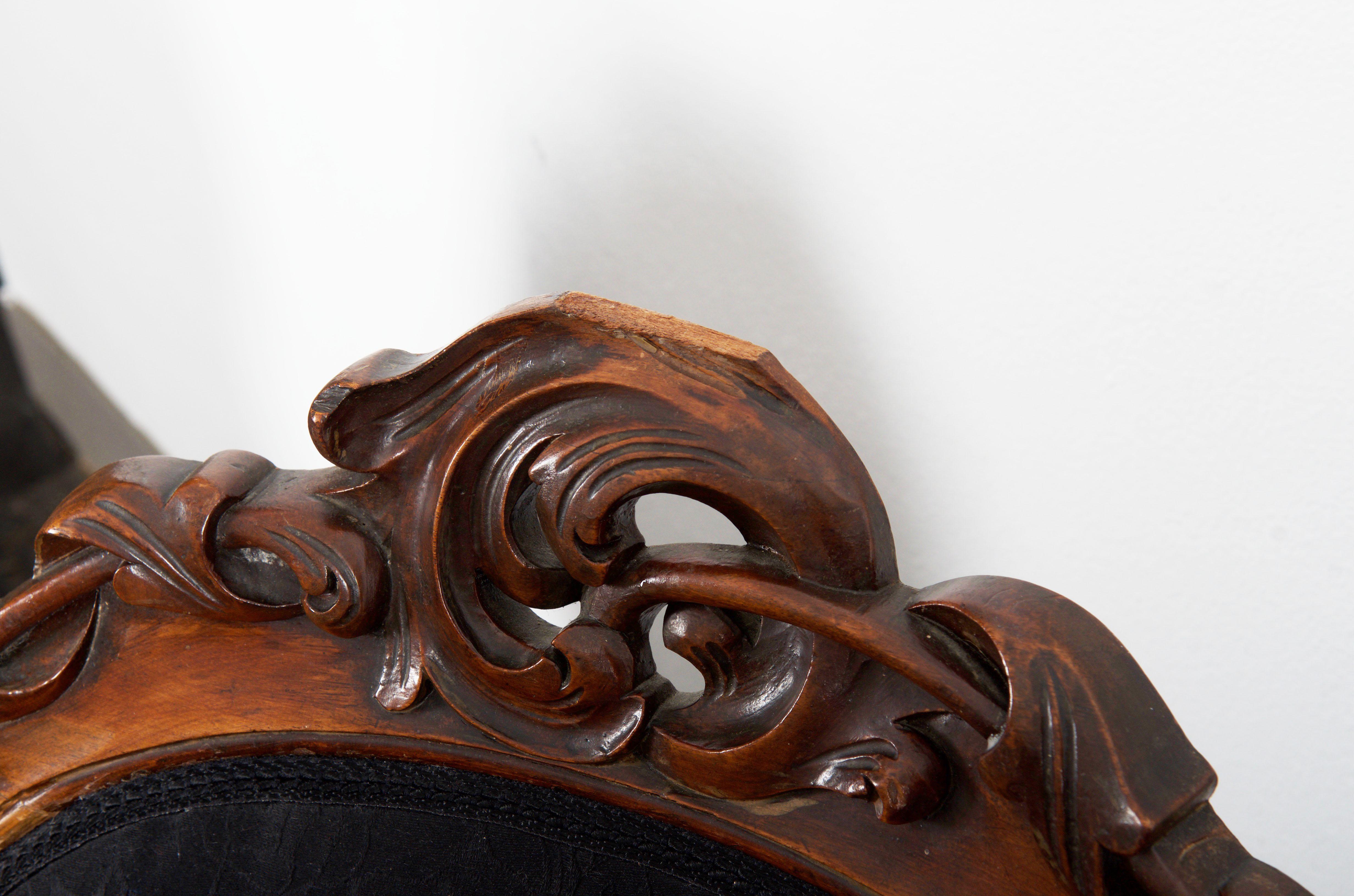 Paar Sessel aus Nussbaumholz im Louis XV-Stil im Angebot 3