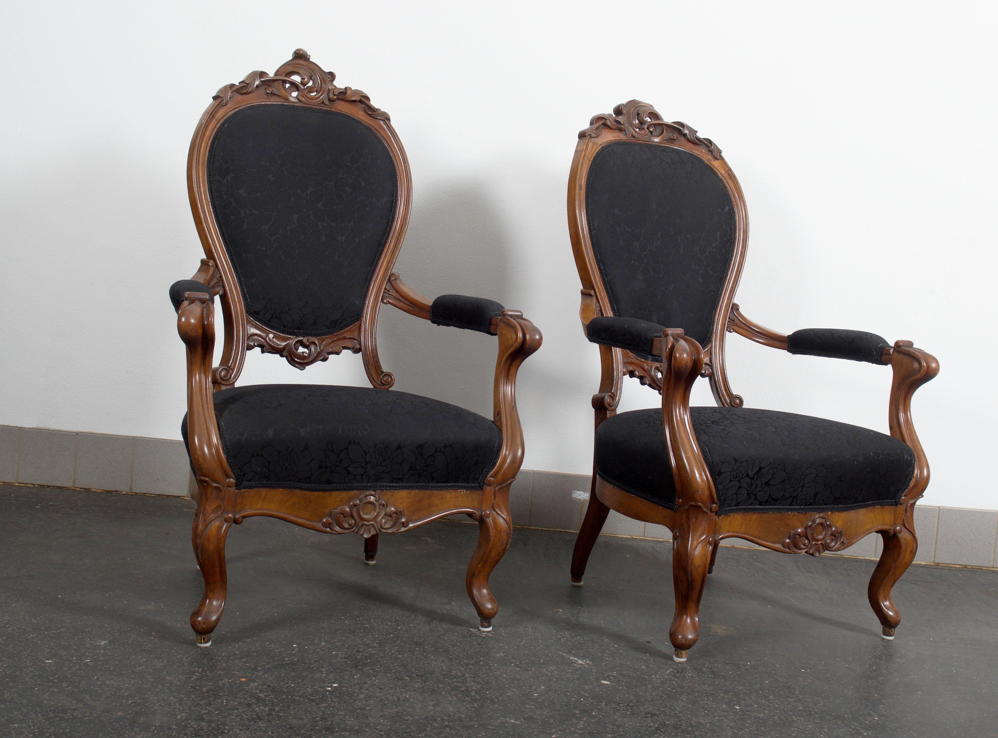 Pair of Louis XV Style Walnut Wood Armchairs For Sale 6