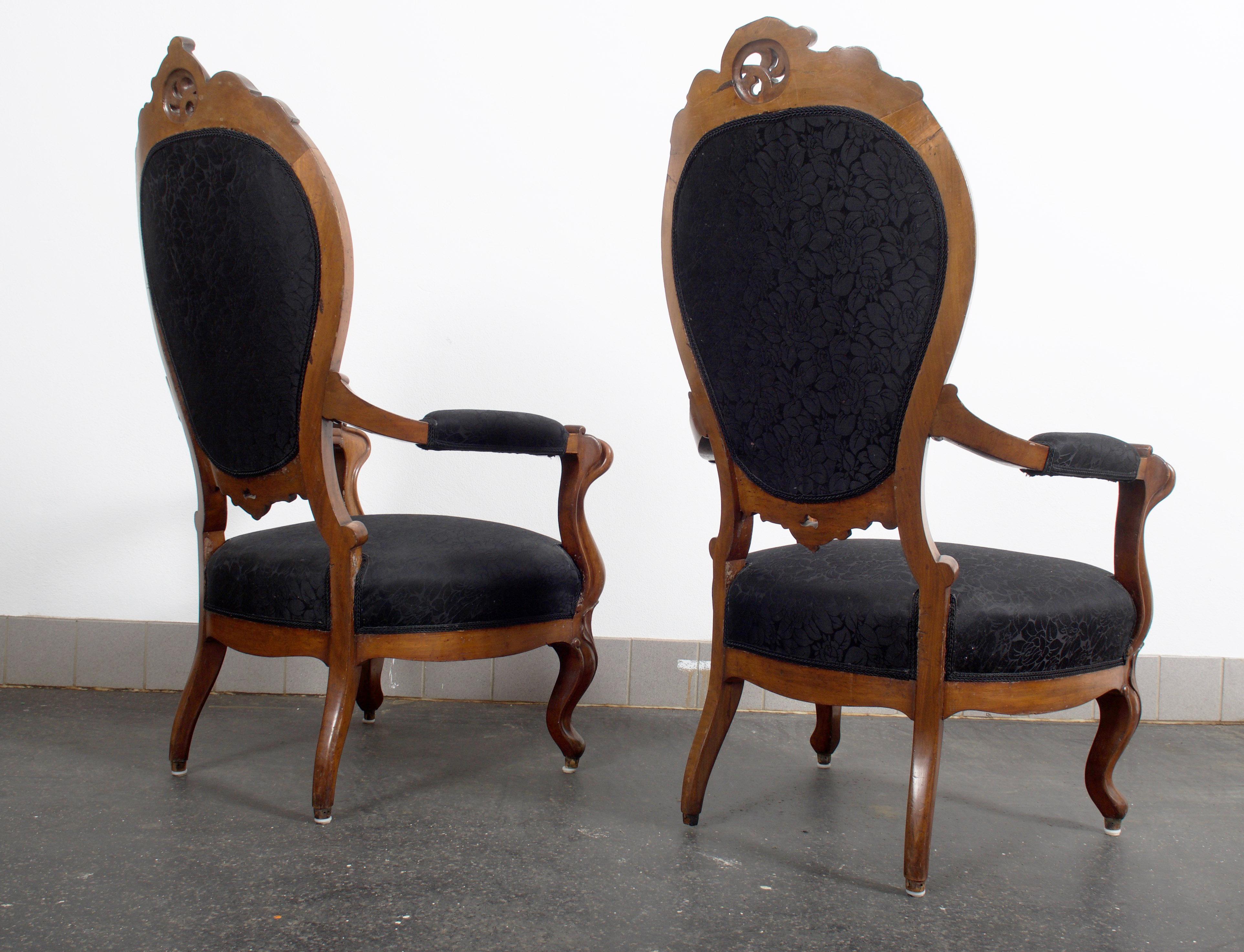 Pair of Louis XV Style Walnut Wood Armchairs For Sale 8