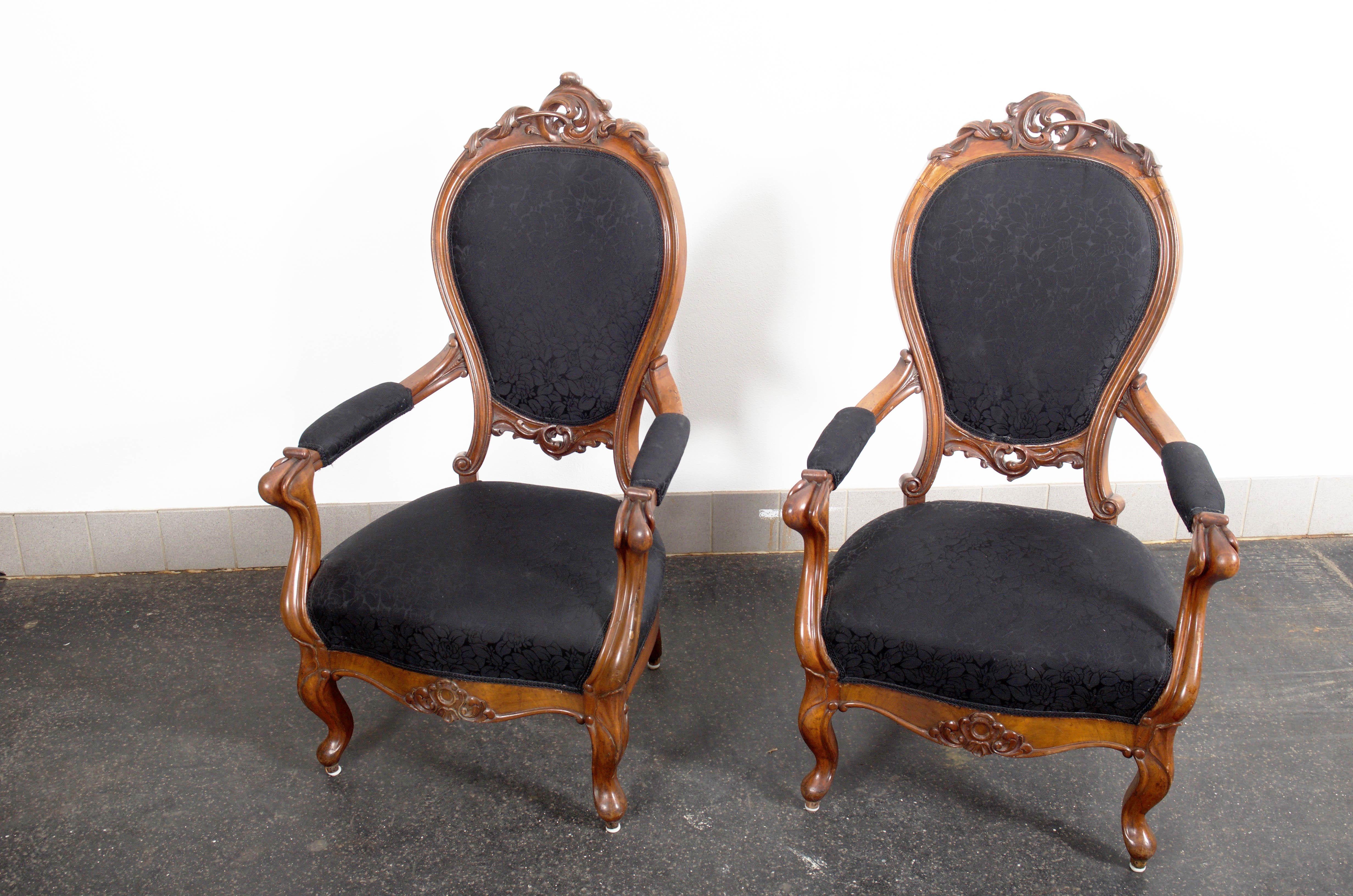 Pair of Louis XV Style Walnut Wood Armchairs For Sale 10