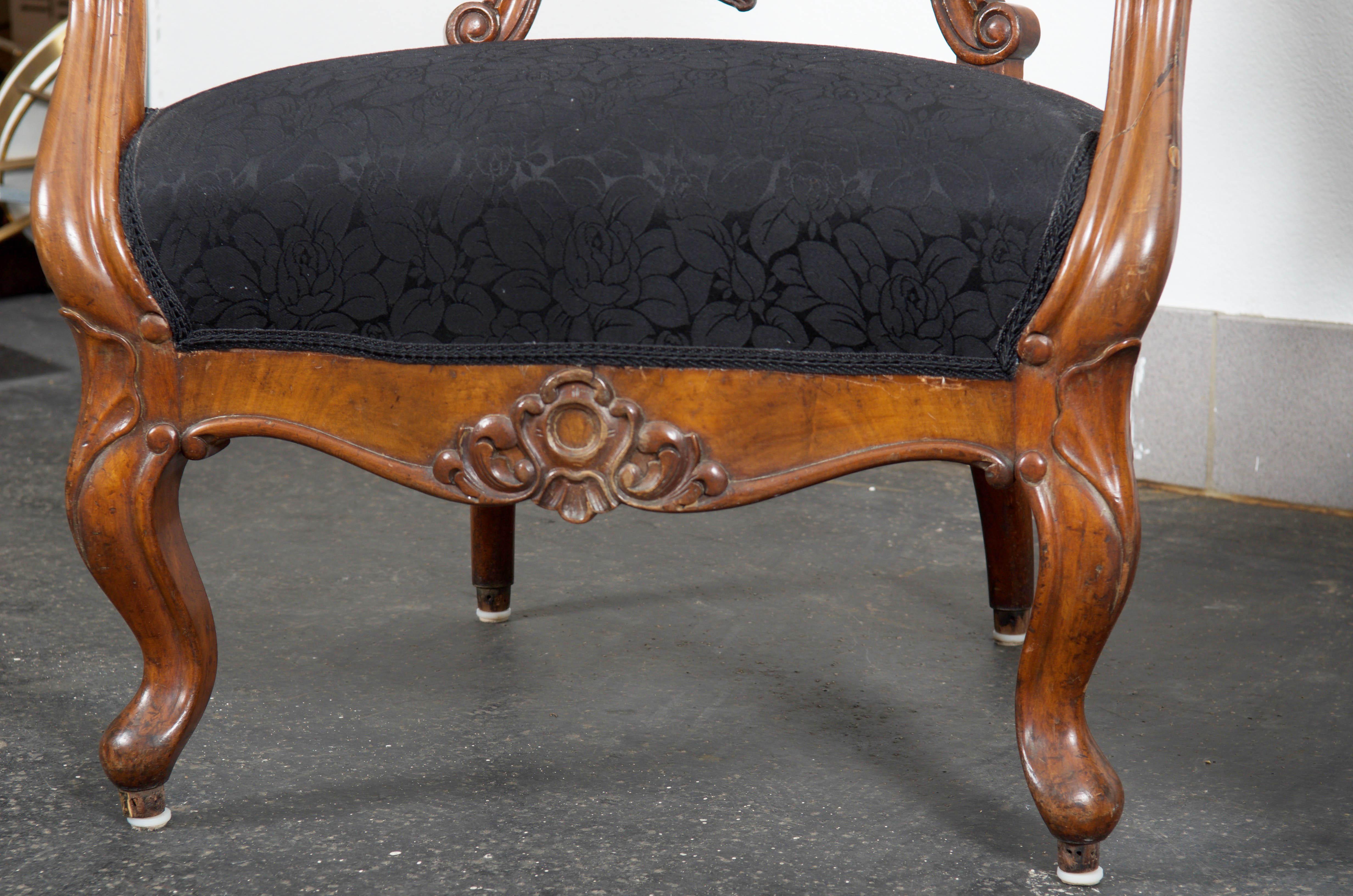 Rococo Pair of Louis XV Style Walnut Wood Armchairs For Sale