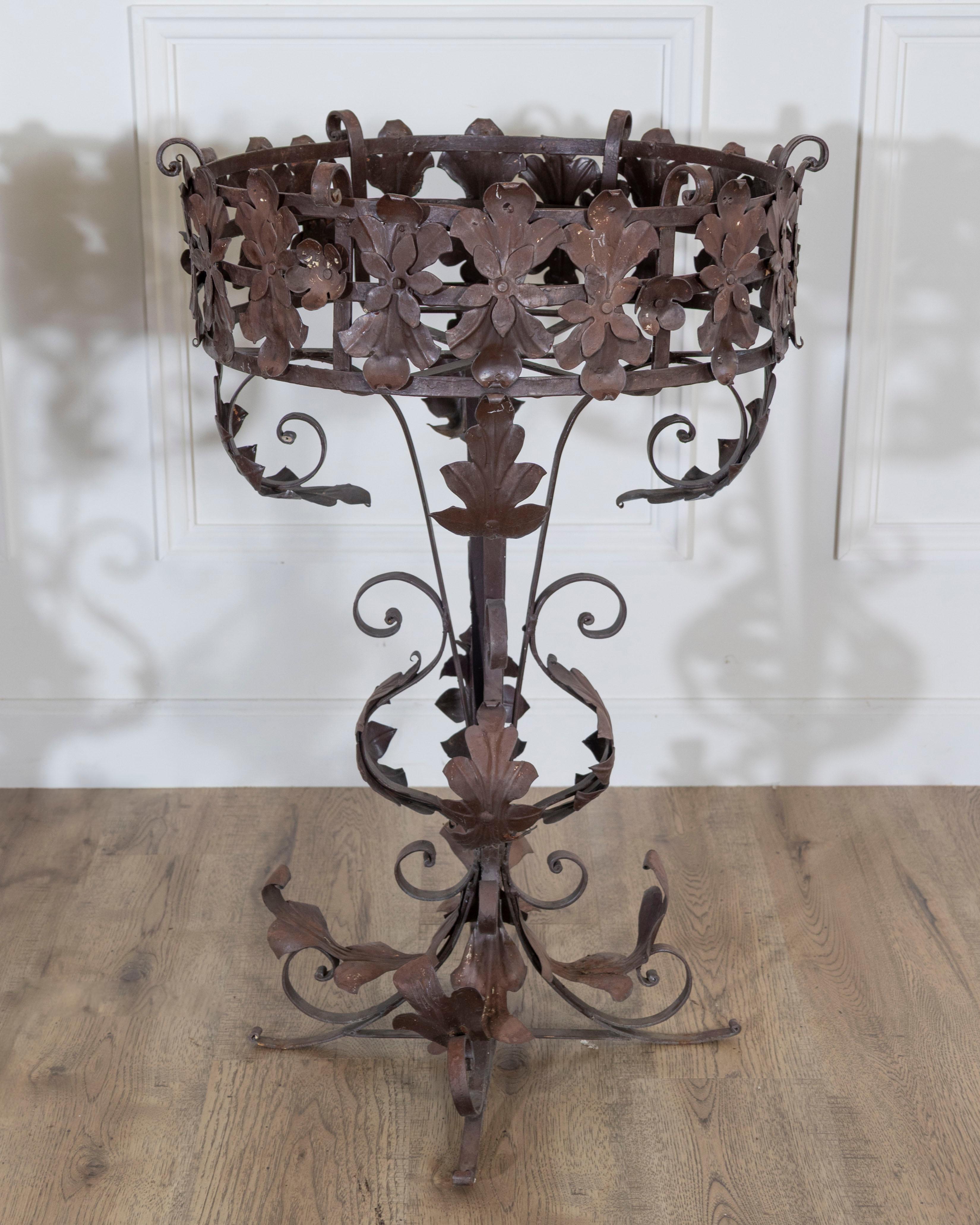Pair of Louis XV style wrought iron plant stands For Sale 2