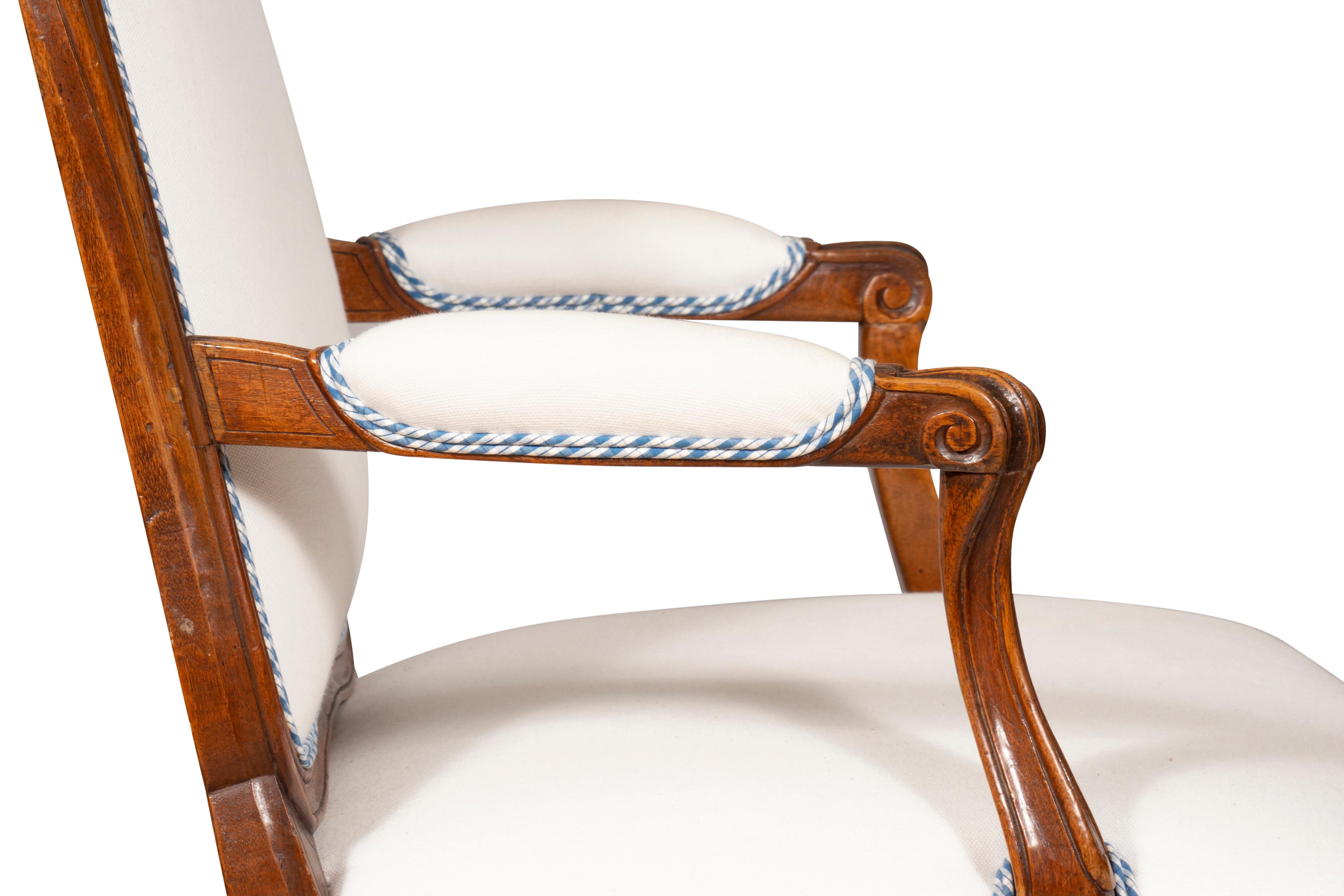 Paar Louis XV.-Sessel aus Nussbaumholz im Angebot 9
