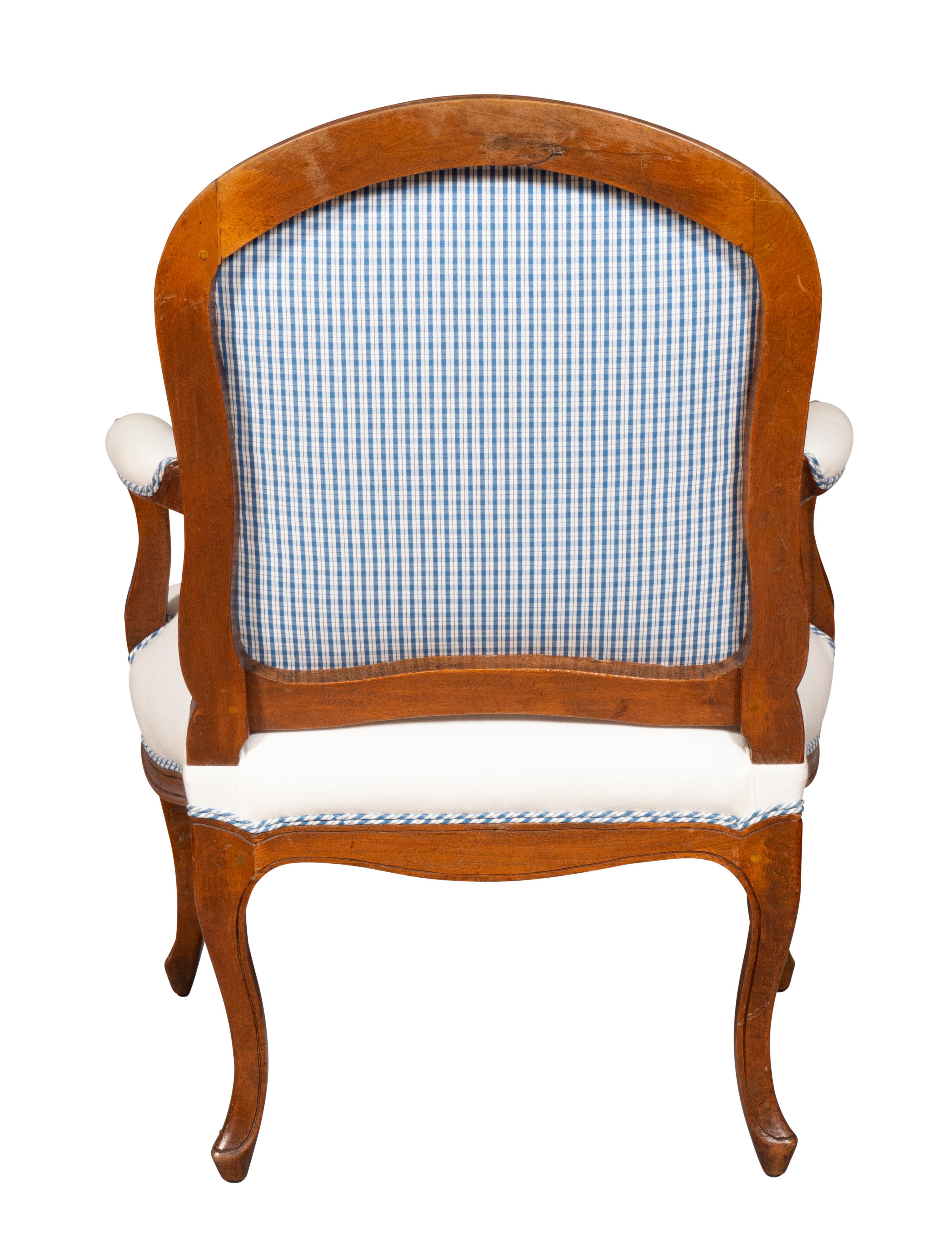 Paar Louis XV.-Sessel aus Nussbaumholz (Walnuss) im Angebot