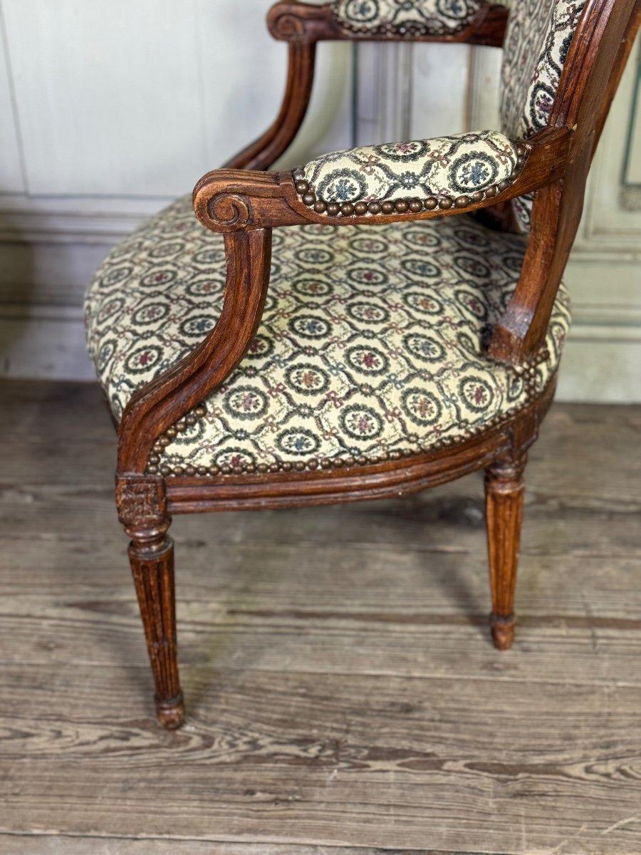 XVIIIe siècle et antérieur Paire de fauteuils Louis XVI en bois sculpté, 18ème siècle en vente