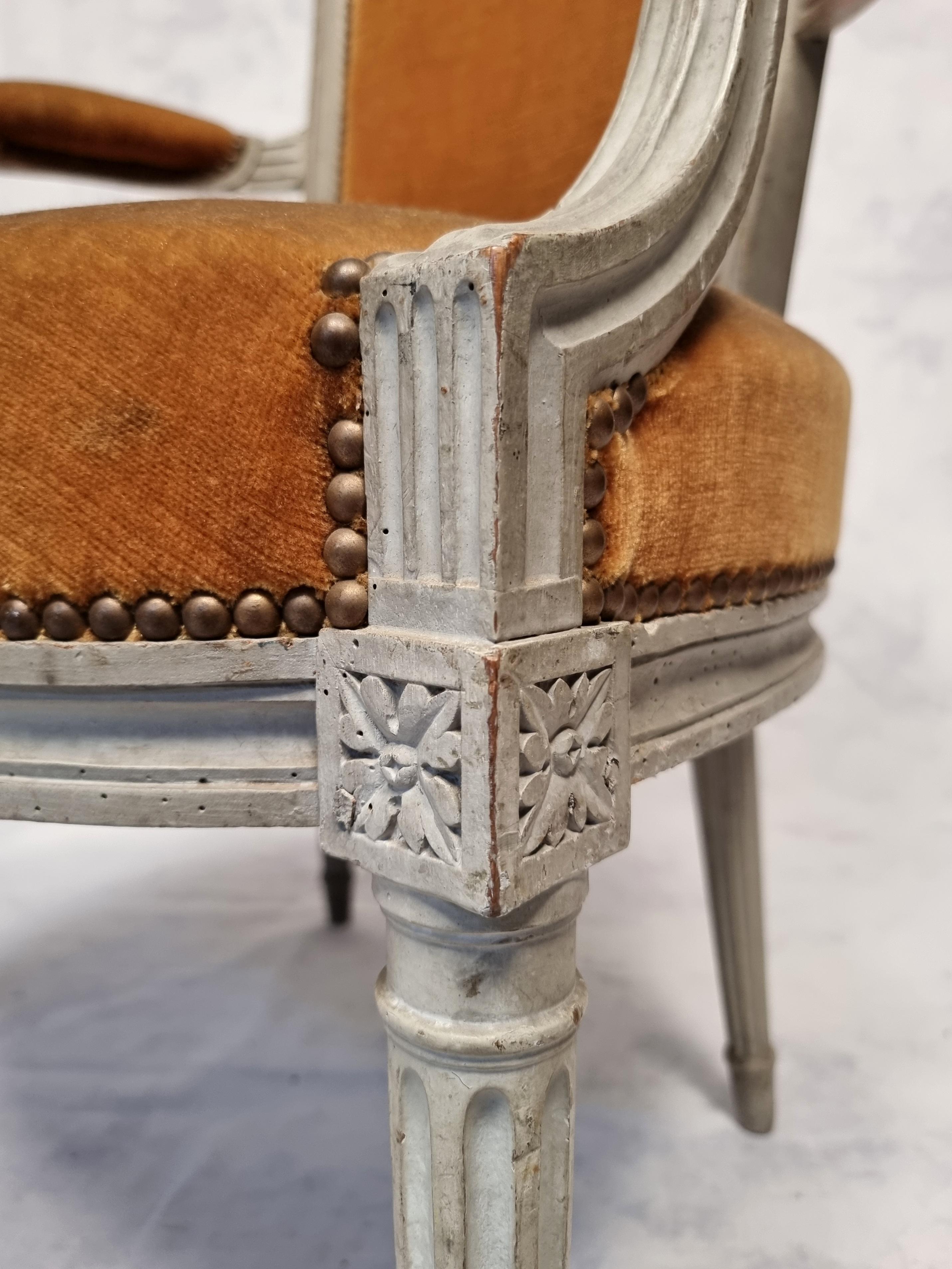 XVIIIe siècle Paire de fauteuils Louis XVI en bois laqué - 18ème siècle en vente