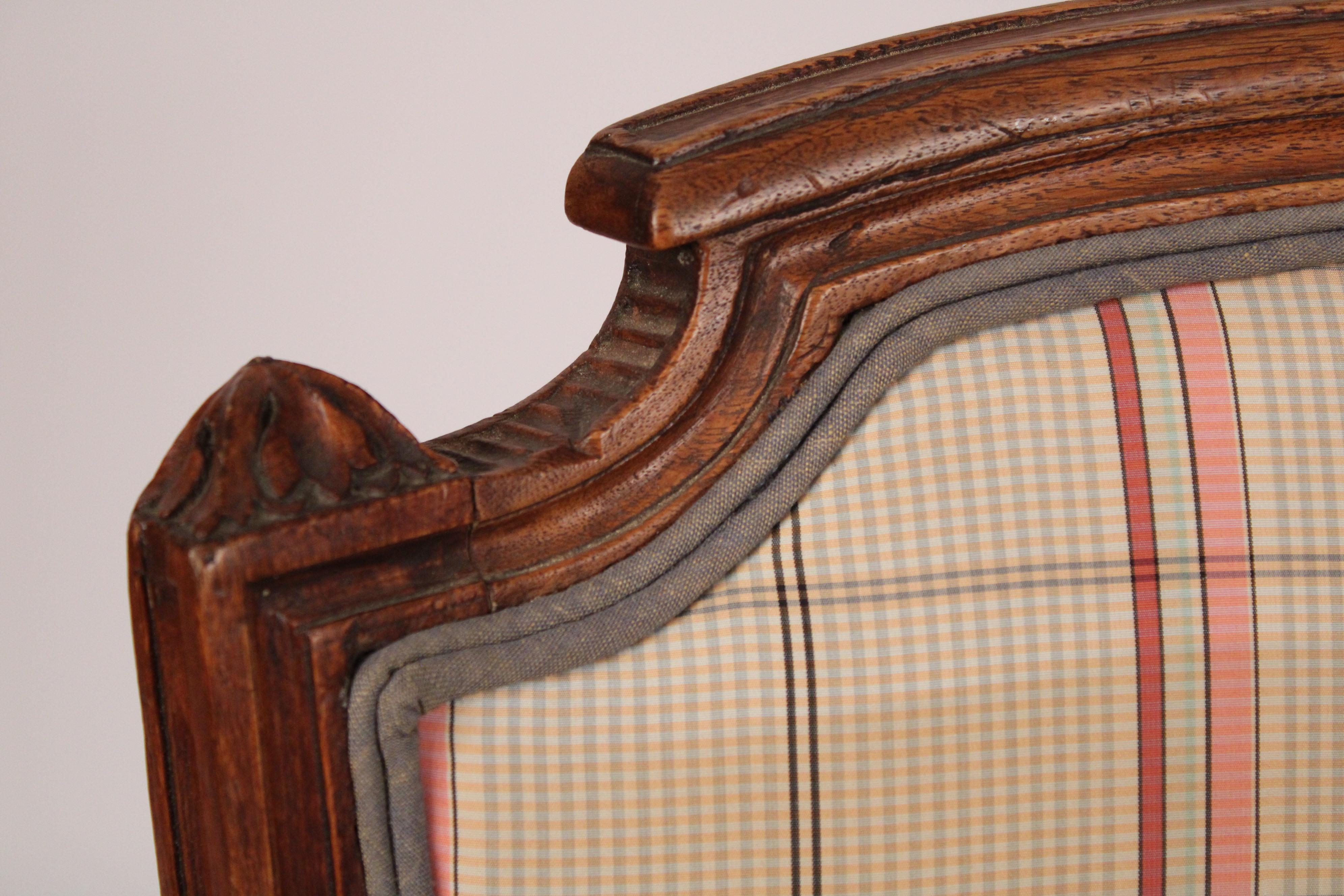 Pair of Louis XVI Beech Wood Armchair Frames For Sale 5