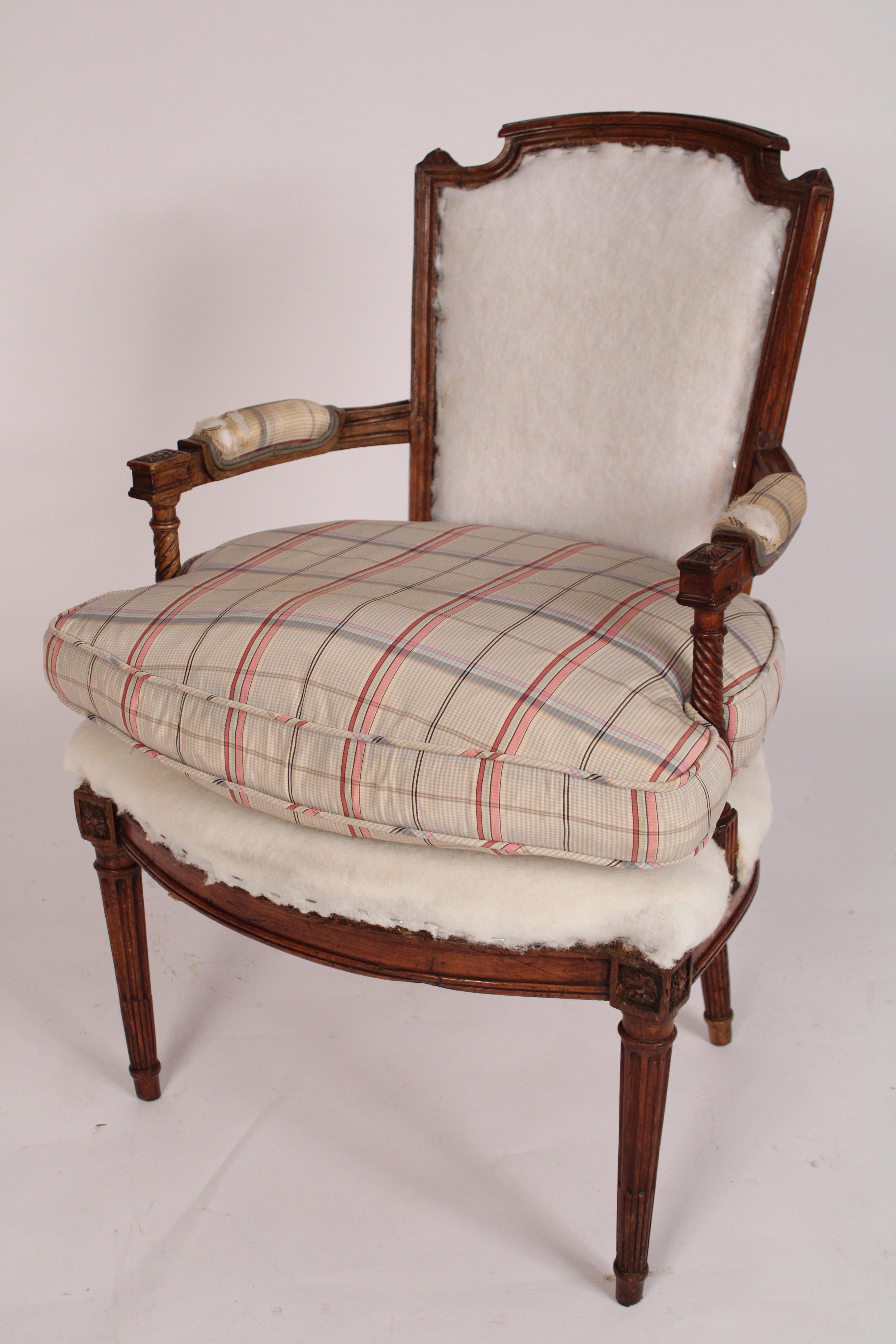 Pair of Louis XVI Beech Wood Armchair Frames In Good Condition For Sale In Laguna Beach, CA