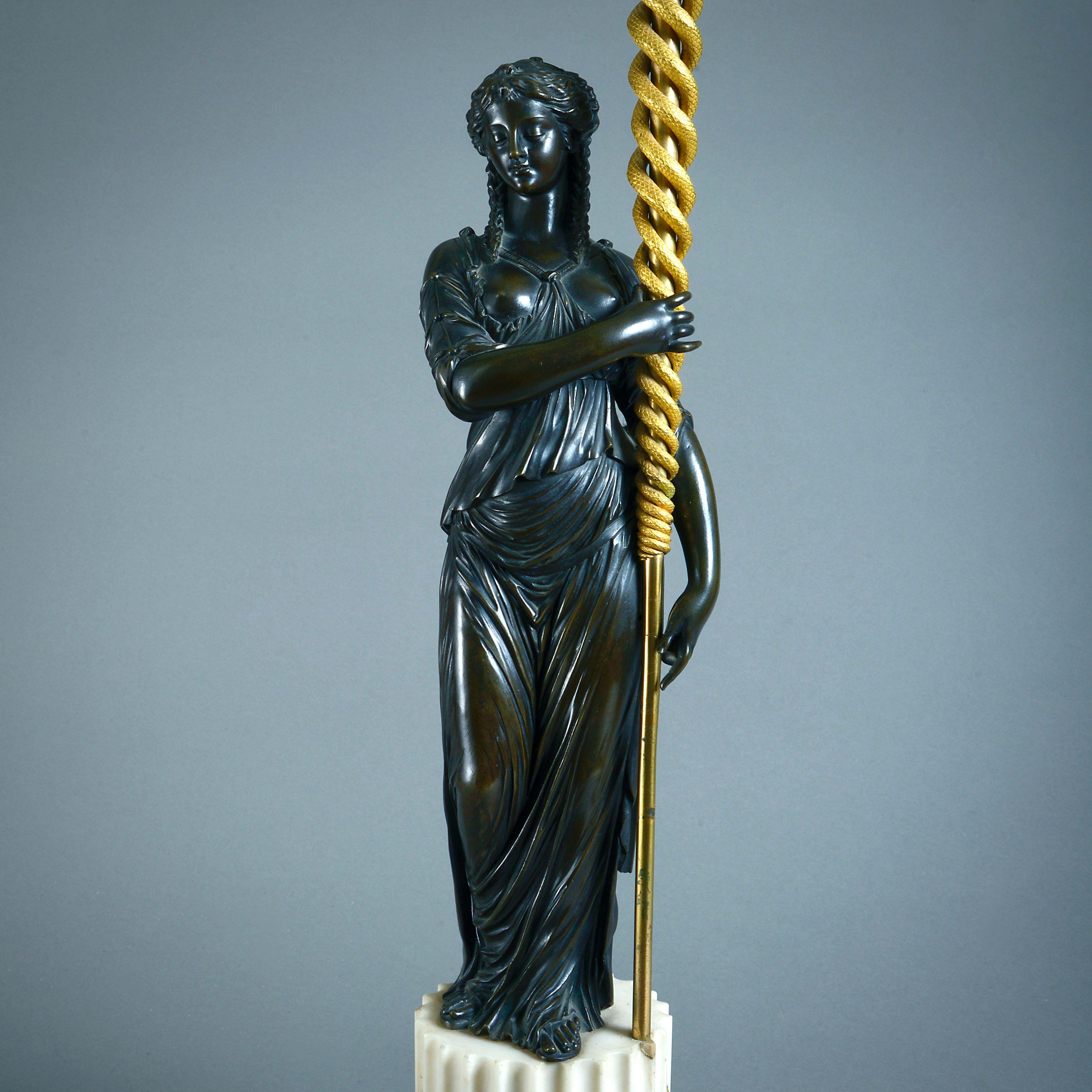Coppia di candelabri Luigi XVI in bronzo, ormolu e marmo statuario In condizioni buone in vendita a London, GB