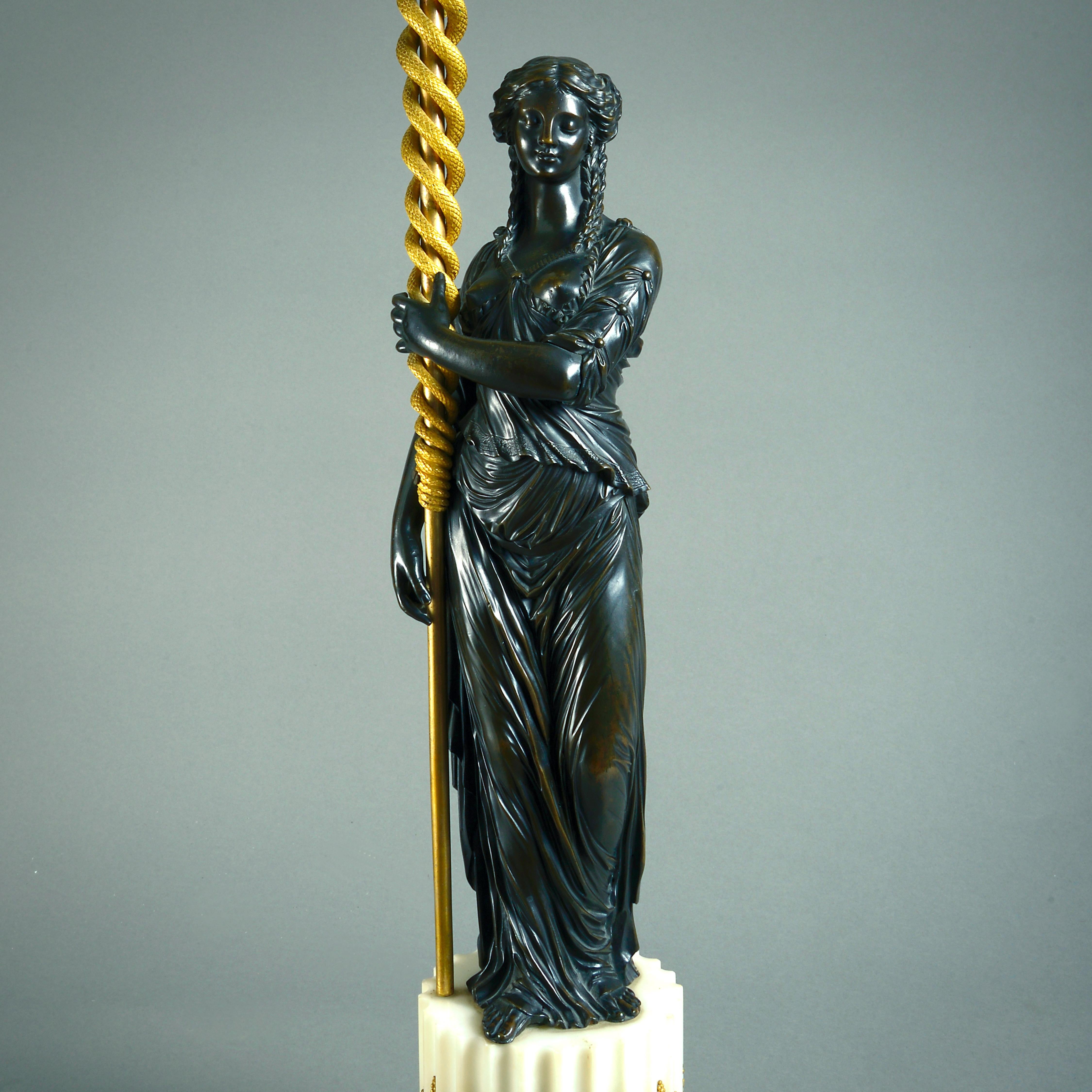 Fino al XVIII secolo Coppia di candelabri Luigi XVI in bronzo, ormolu e marmo statuario in vendita